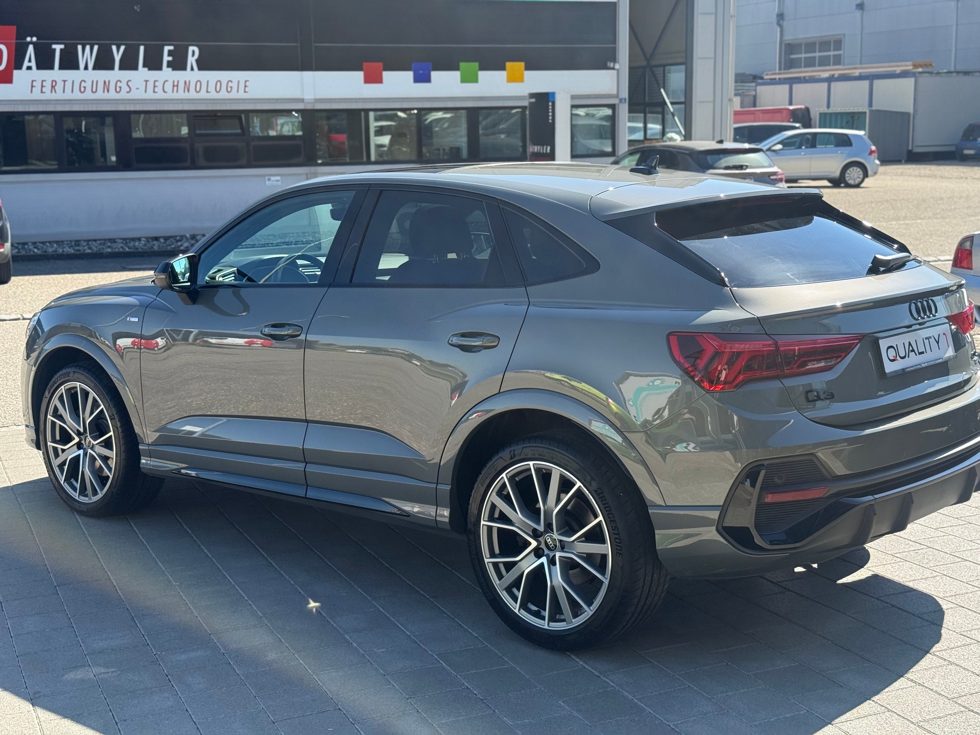 AUDI AUDI Q3 Sportback 40 TDI S line quattro S-tronic-image-9