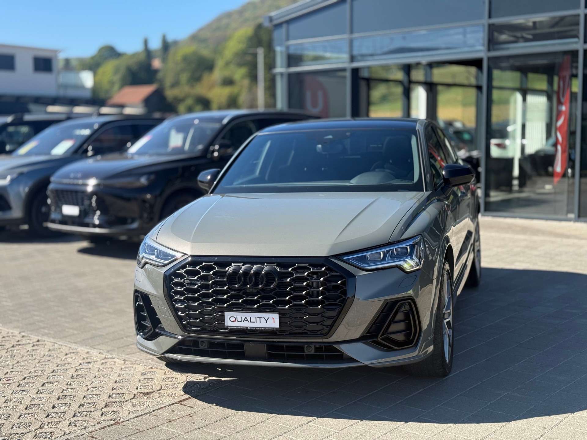 AUDI AUDI Q3 Sportback 40 TDI S line quattro S-tronic-image-0