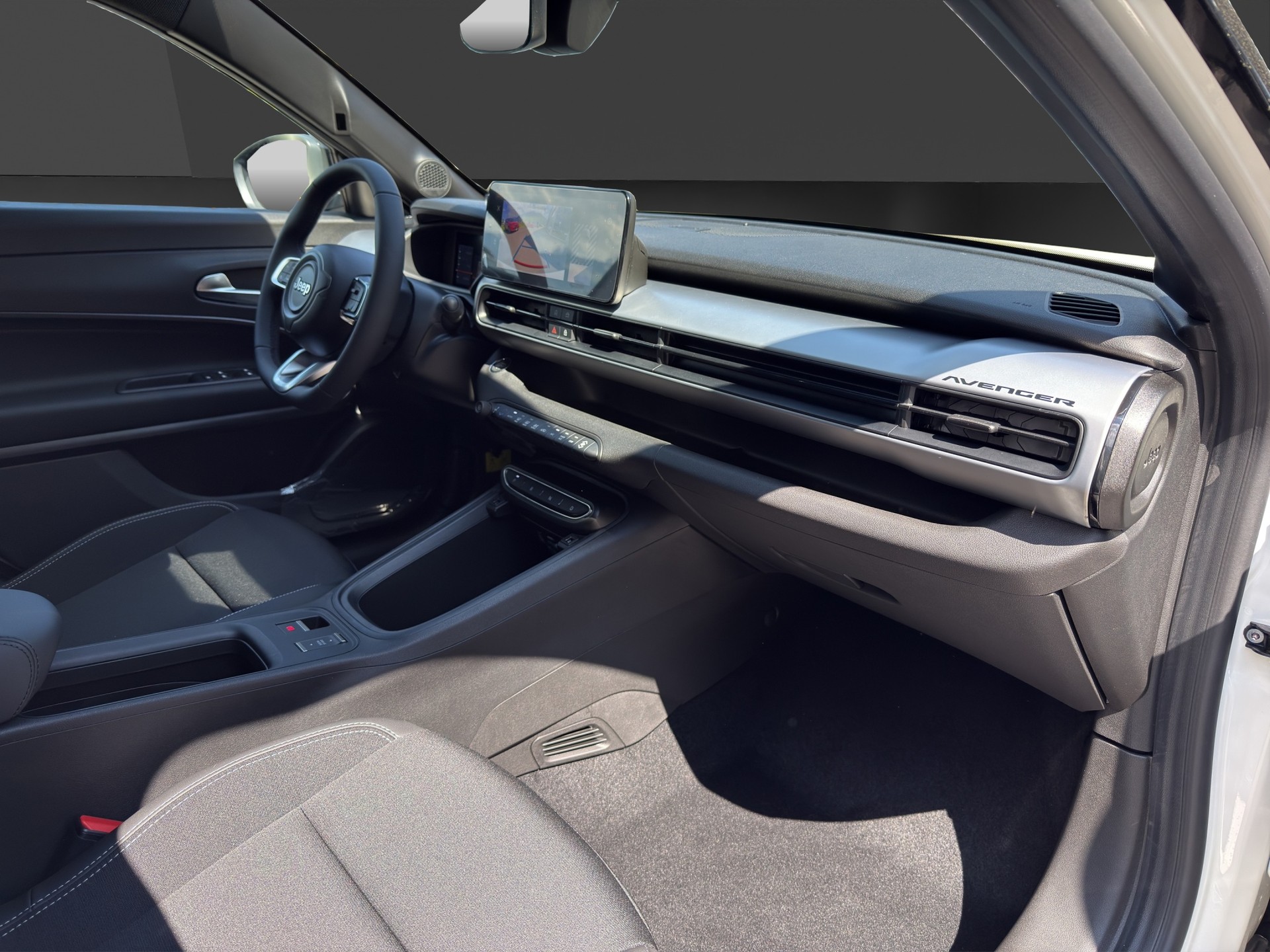 JEEP Avenger 1.2 Turbo MHEV Longitude Black Kite-image-12