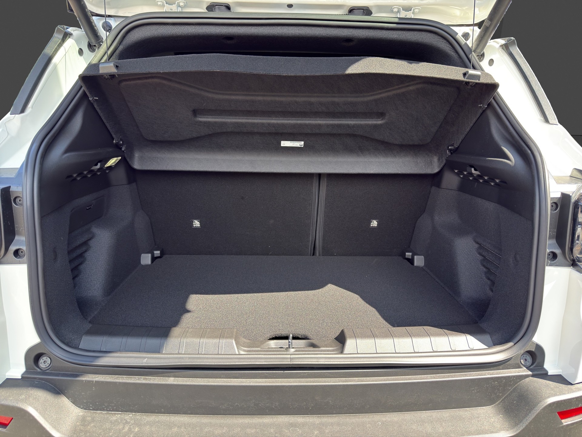 JEEP Avenger 1.2 Turbo MHEV Longitude Black Kite-image-17