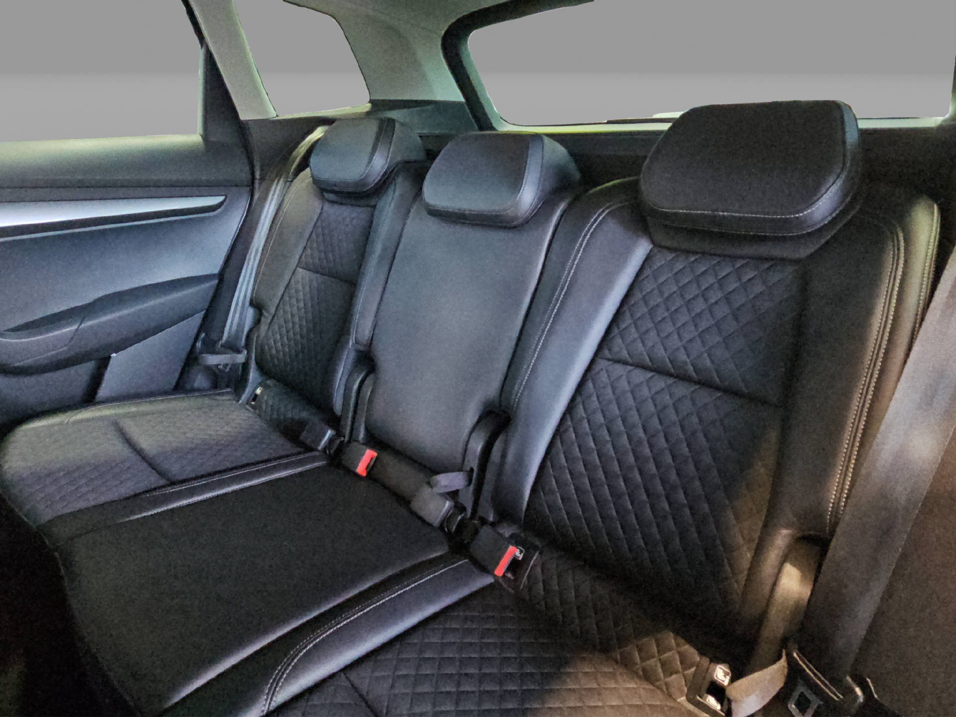 SKODA Karoq 2.0 TDI Style 4x4 DSG-image-14