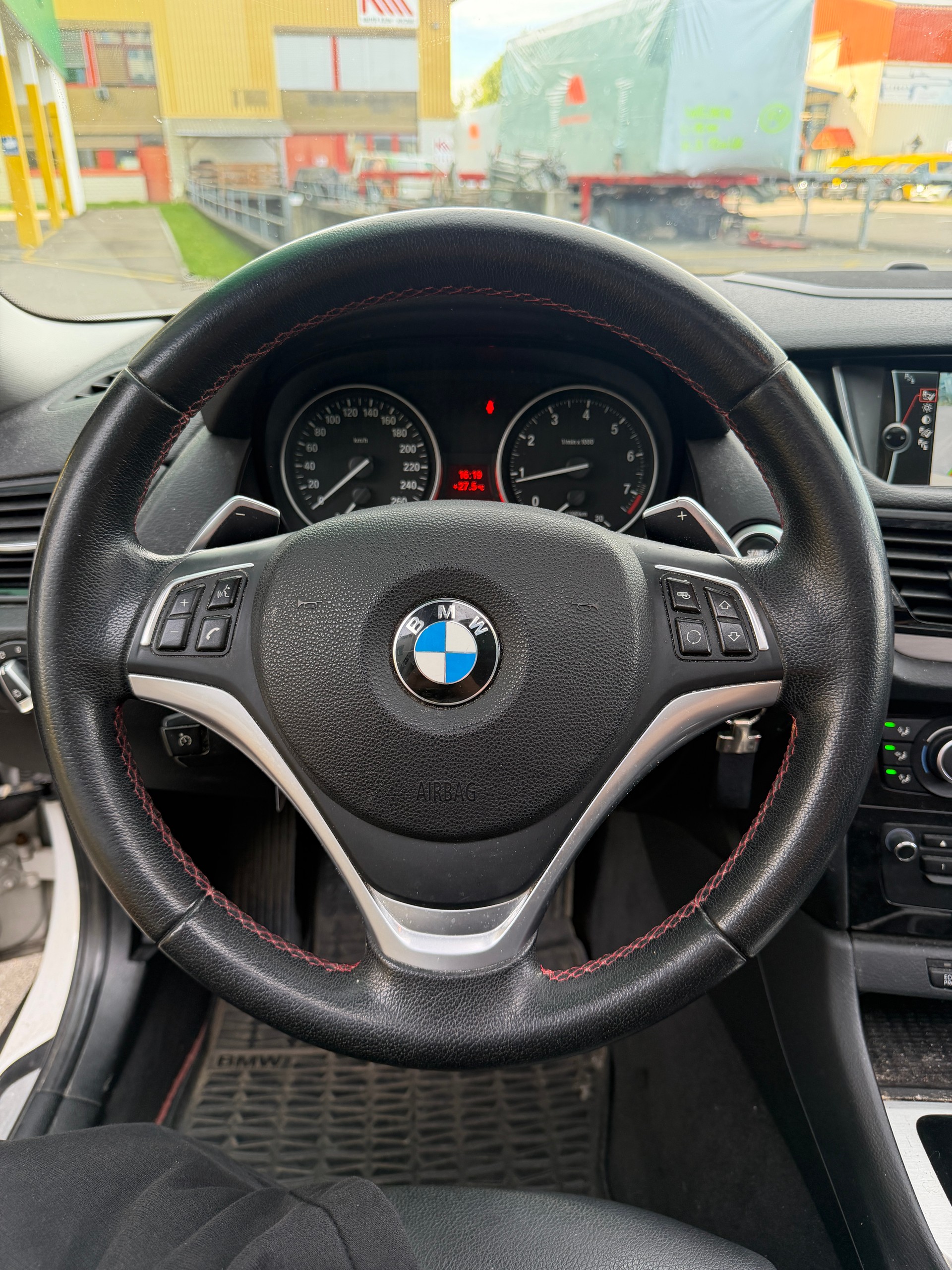 BMW X1 xDrive 28i Sport Line Steptronic-image-10