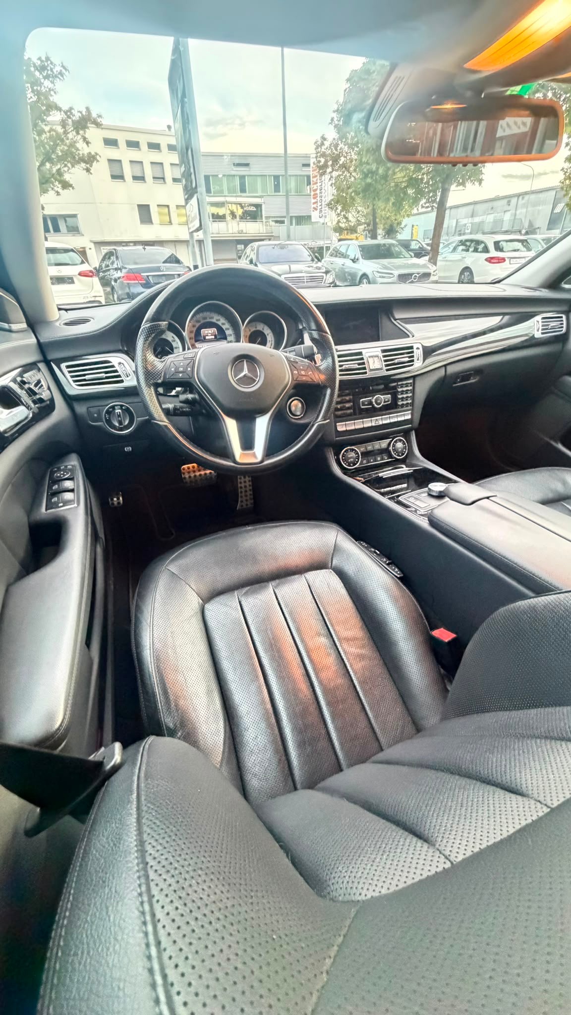 MERCEDES-BENZ CLS 500 4Matic 7G-Tronic-image-13