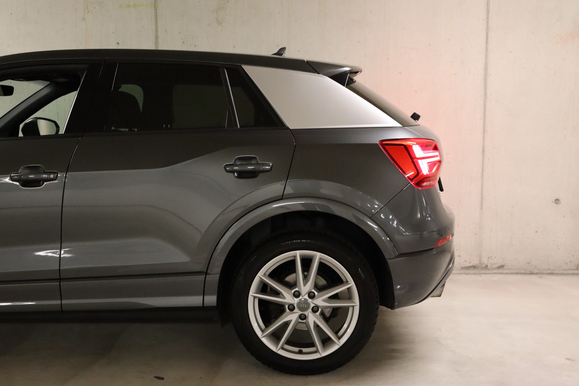 AUDI Q2 2.0 TFSI sport quattro S-tronic-image-6