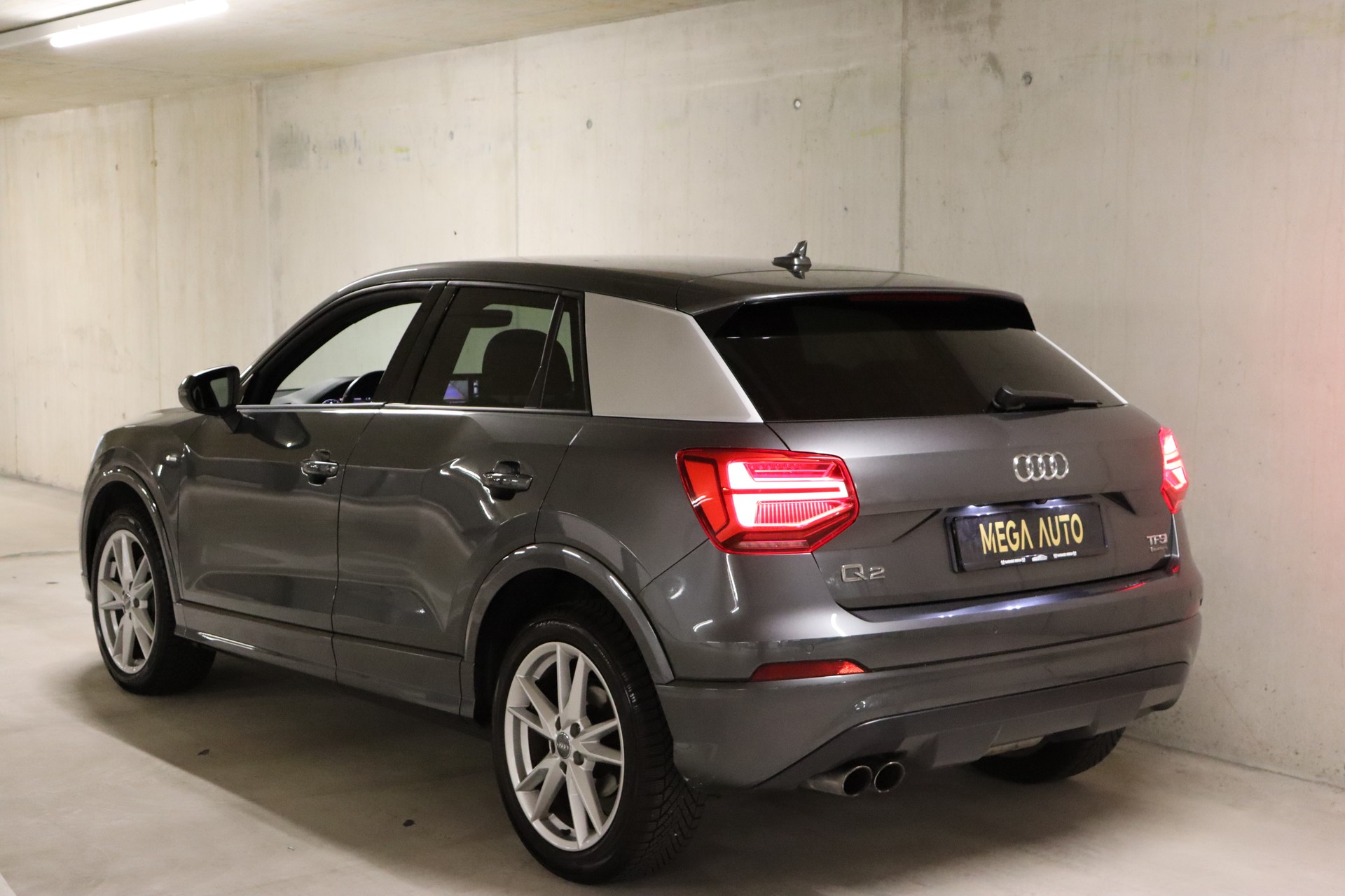 AUDI Q2 2.0 TFSI sport quattro S-tronic-image-7