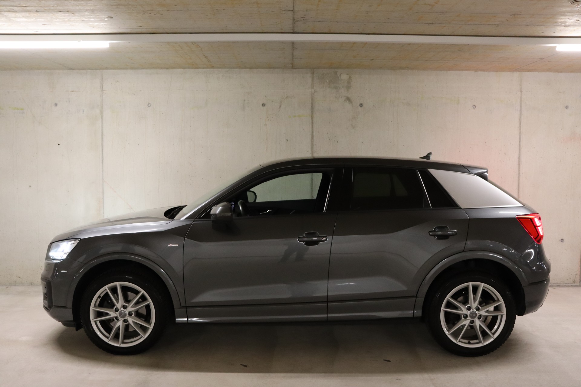AUDI Q2 2.0 TFSI sport quattro S-tronic-image-4