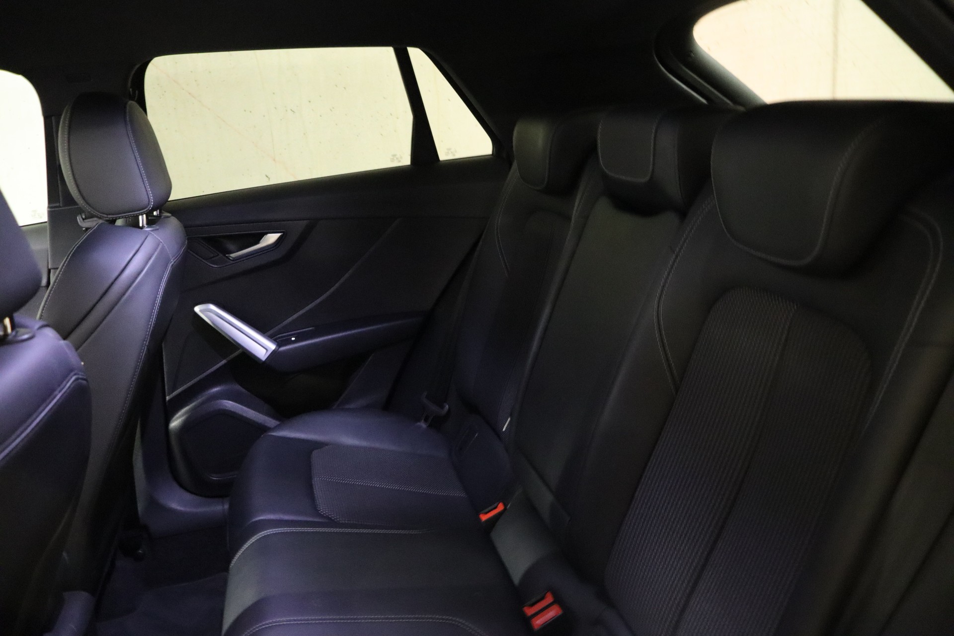 AUDI Q2 2.0 TFSI sport quattro S-tronic-image-14