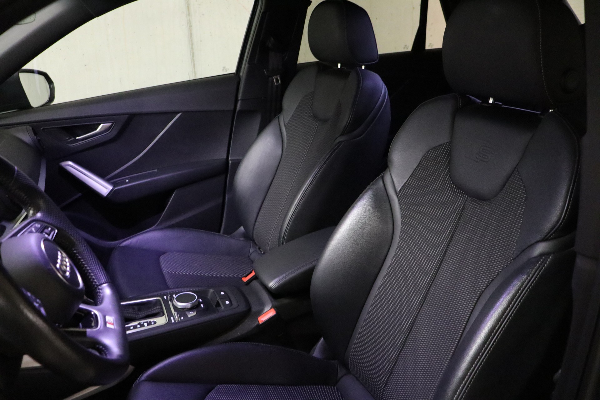 AUDI Q2 2.0 TFSI sport quattro S-tronic-image-27