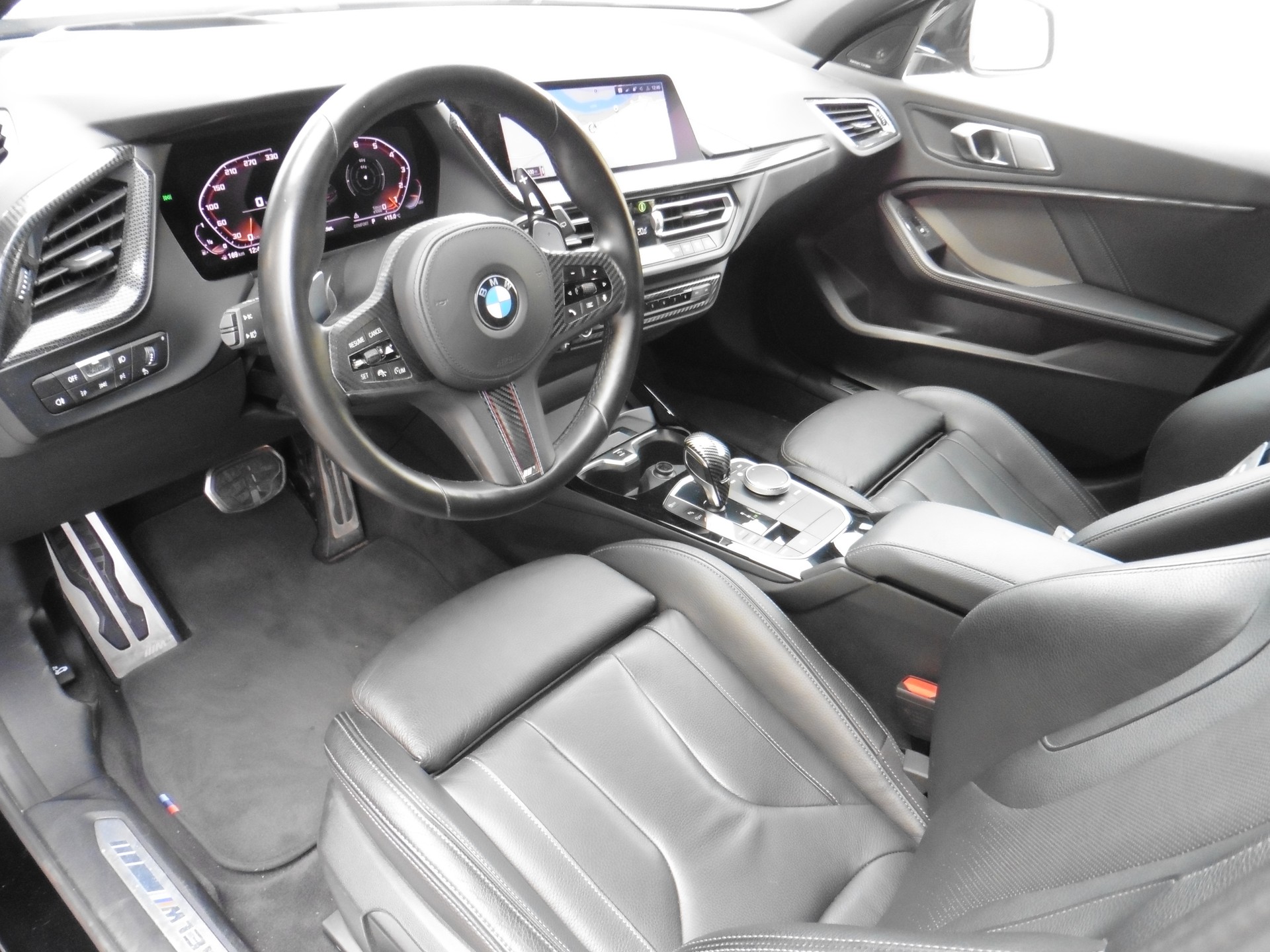 BMW M135i xDrive Steptronic-image-14