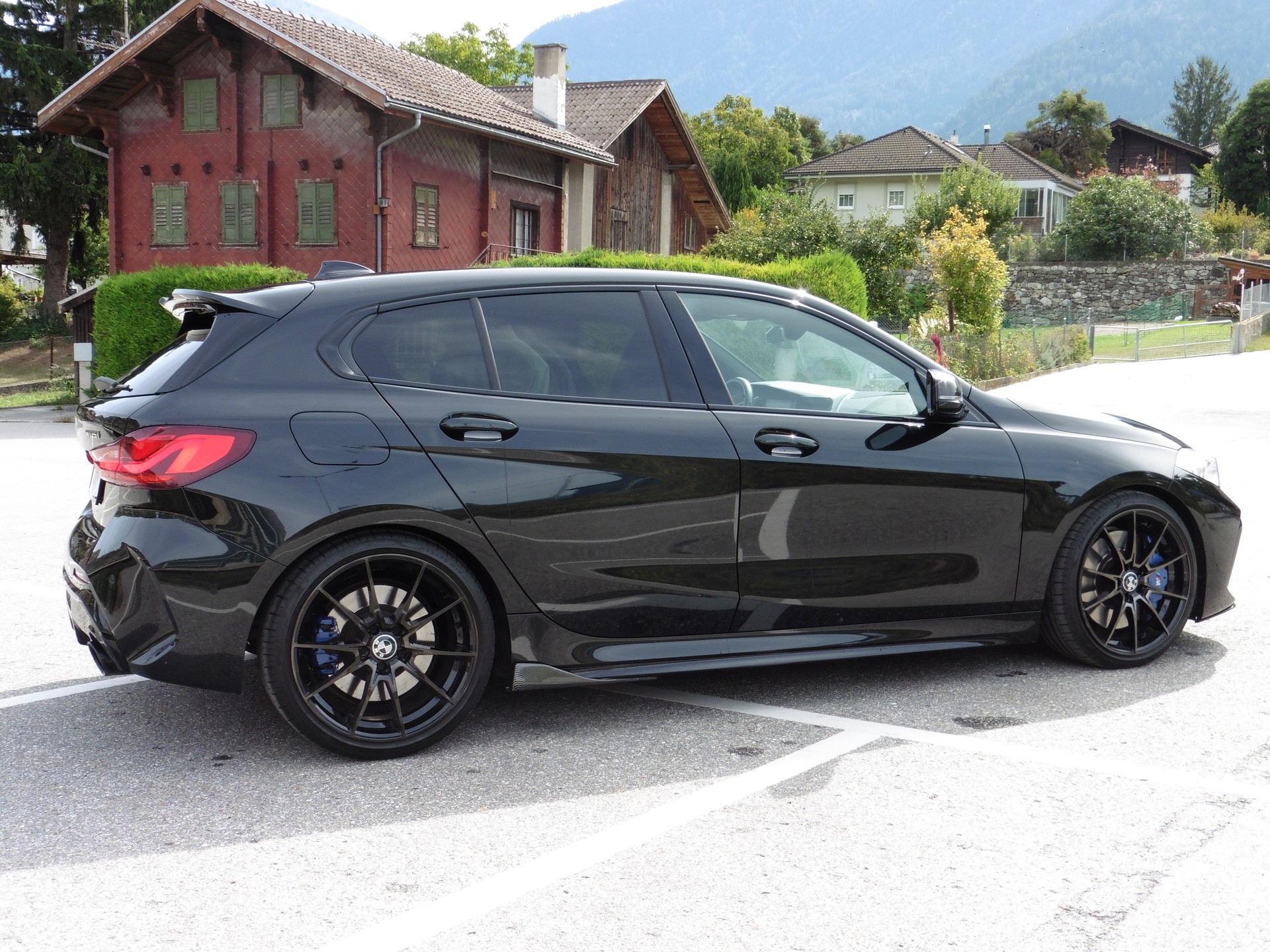 BMW M135i xDrive Steptronic-image-11