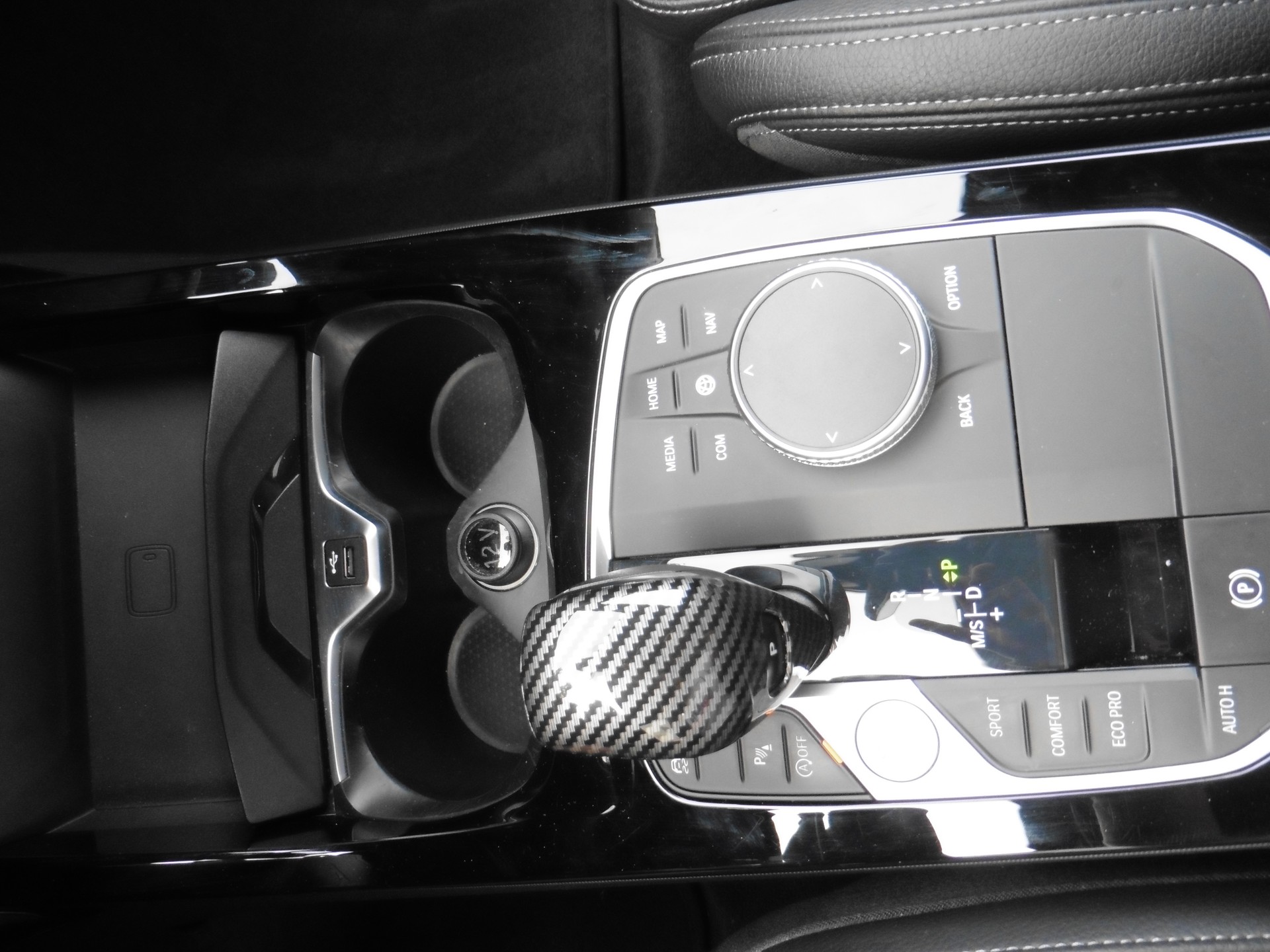 BMW M135i xDrive Steptronic-image-18