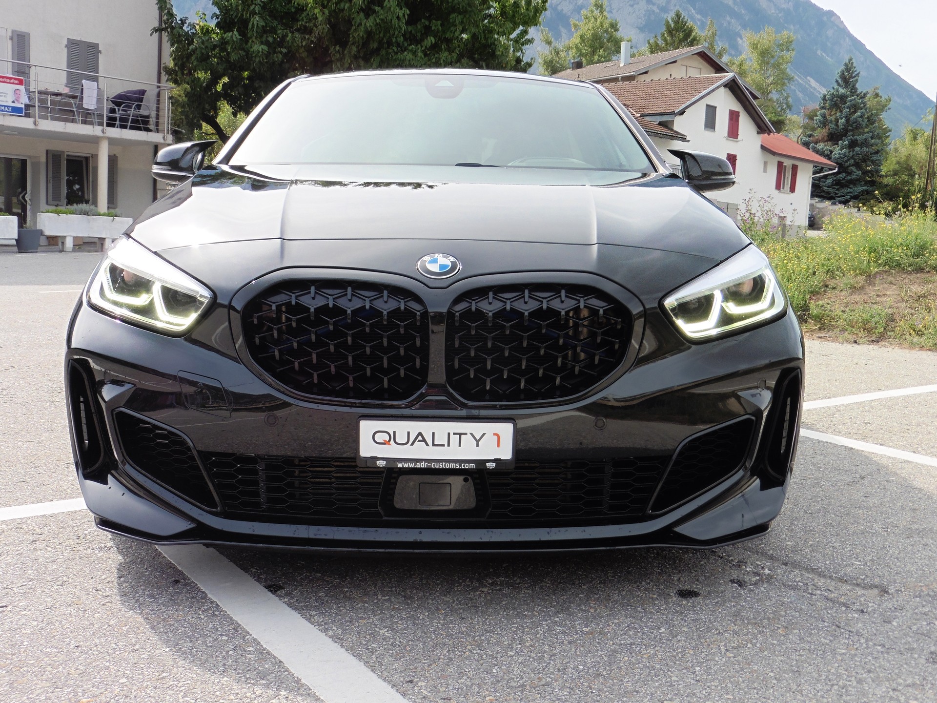 BMW M135i xDrive Steptronic-image-2