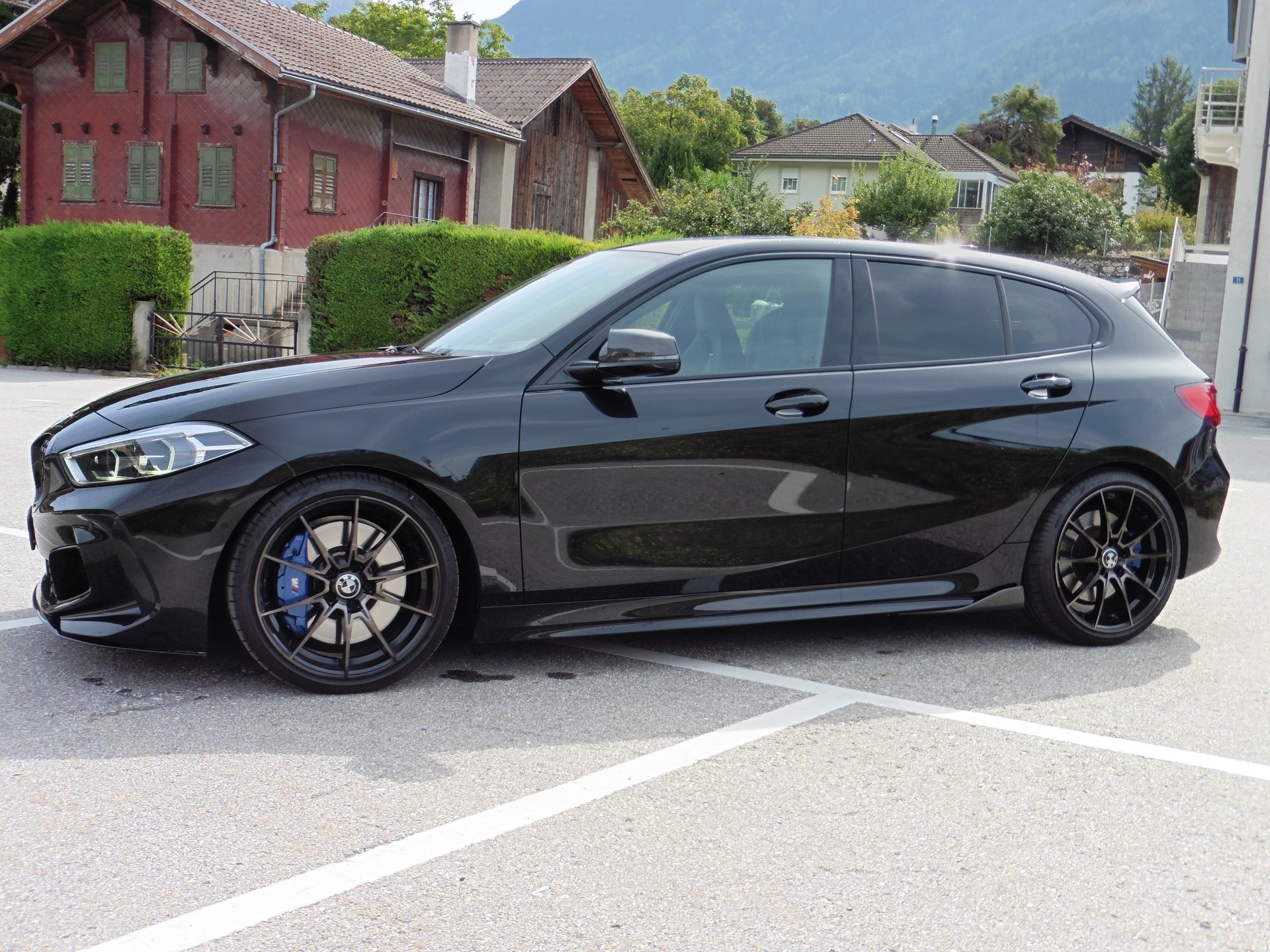 BMW M135i xDrive Steptronic-image-5