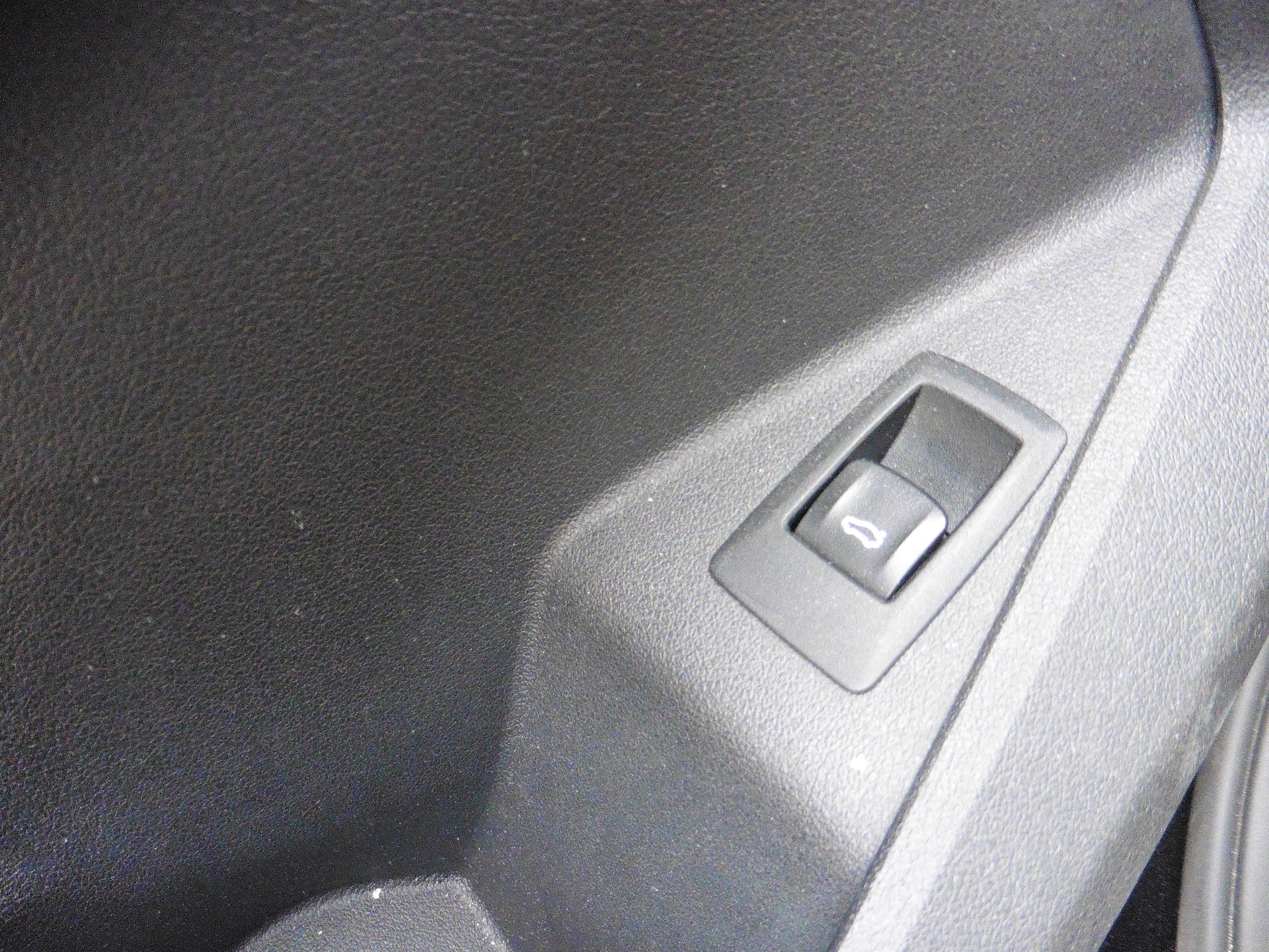 BMW M135i xDrive Steptronic-image-22