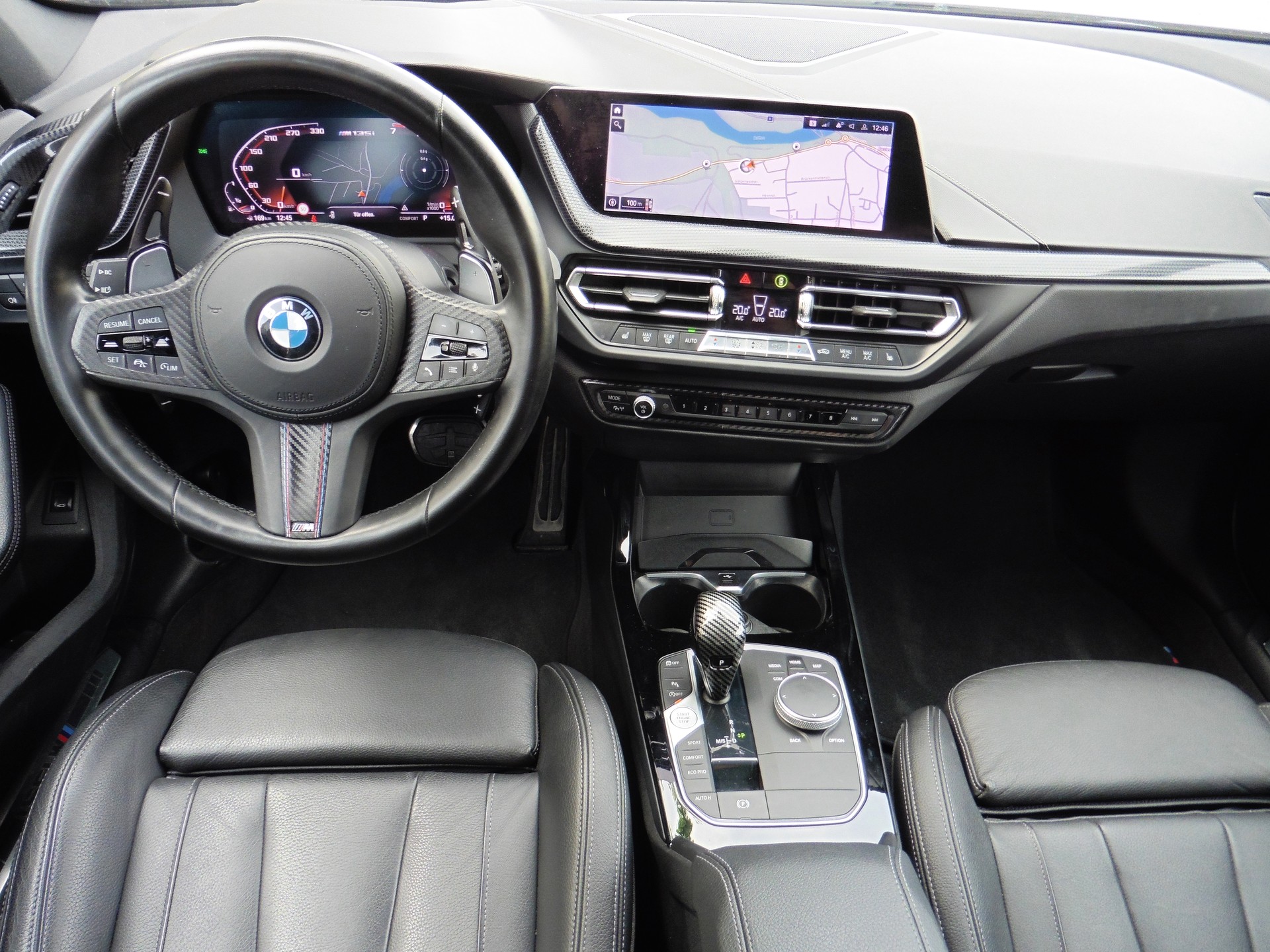 BMW M135i xDrive Steptronic-image-12