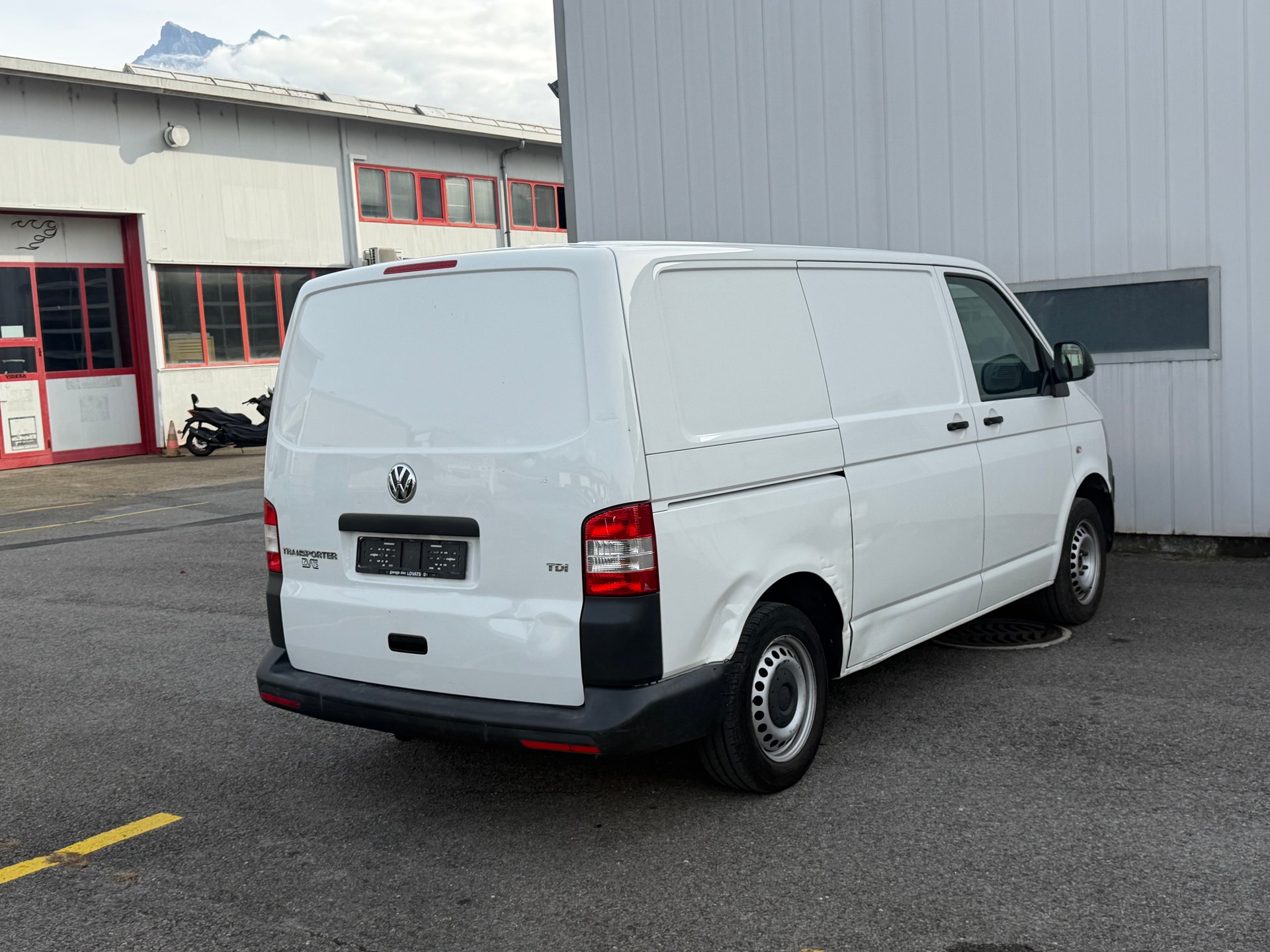 VW T5 2.0 TDI Entry-image-3