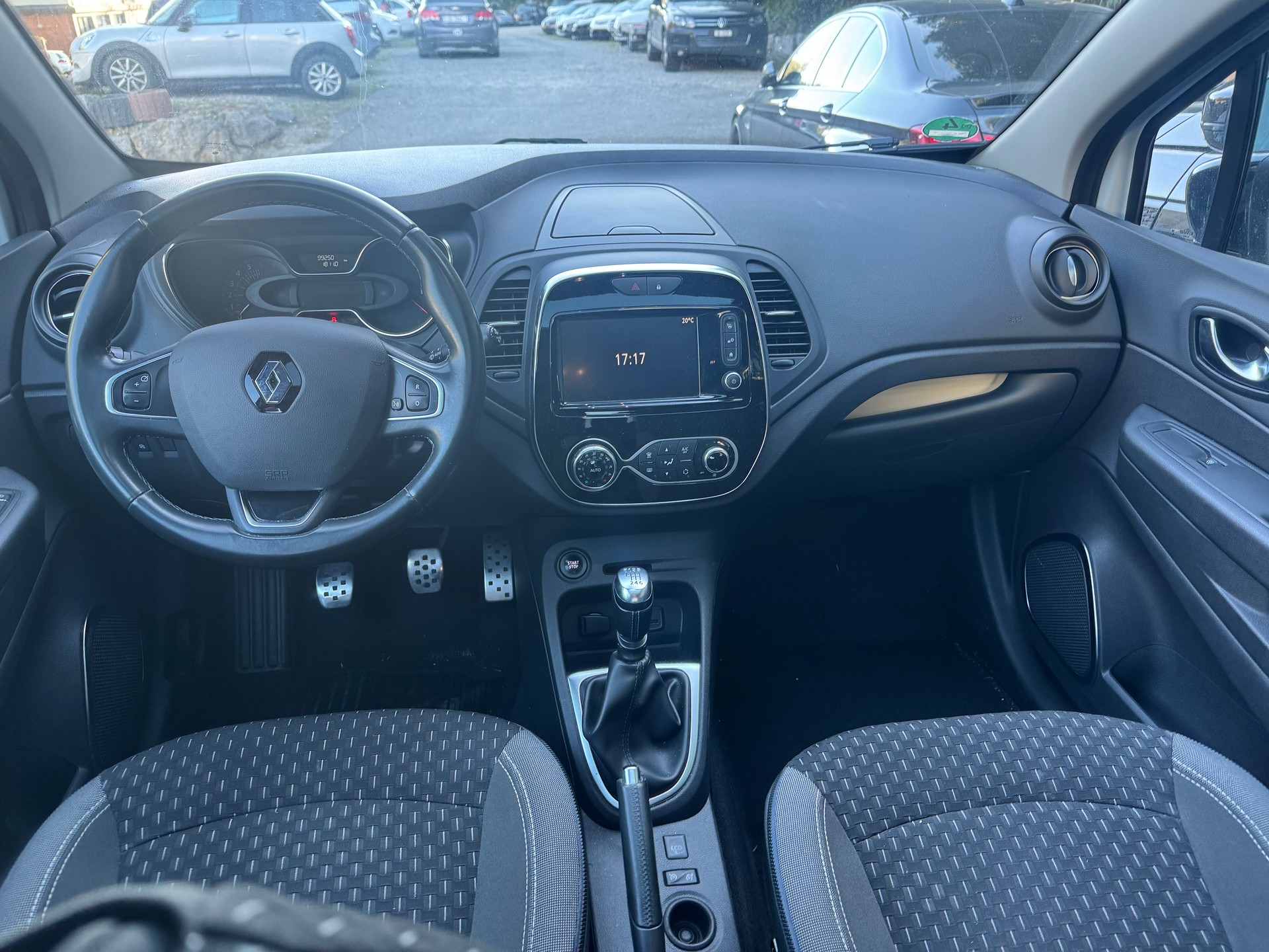 RENAULT Captur 1.2 T 16V Intens-image-7