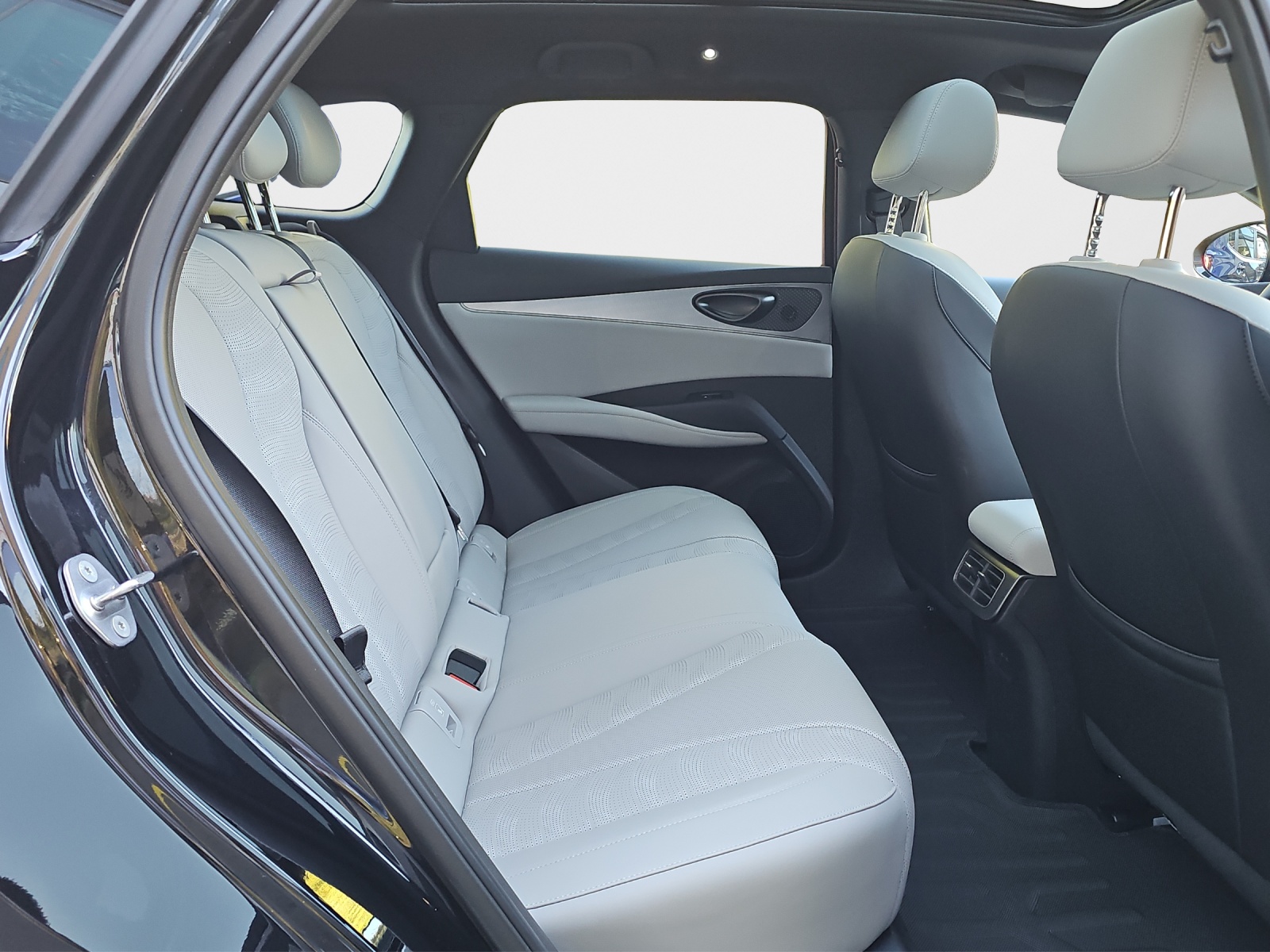 BYD Seal 6 DM-i Touring Comfort-image-18