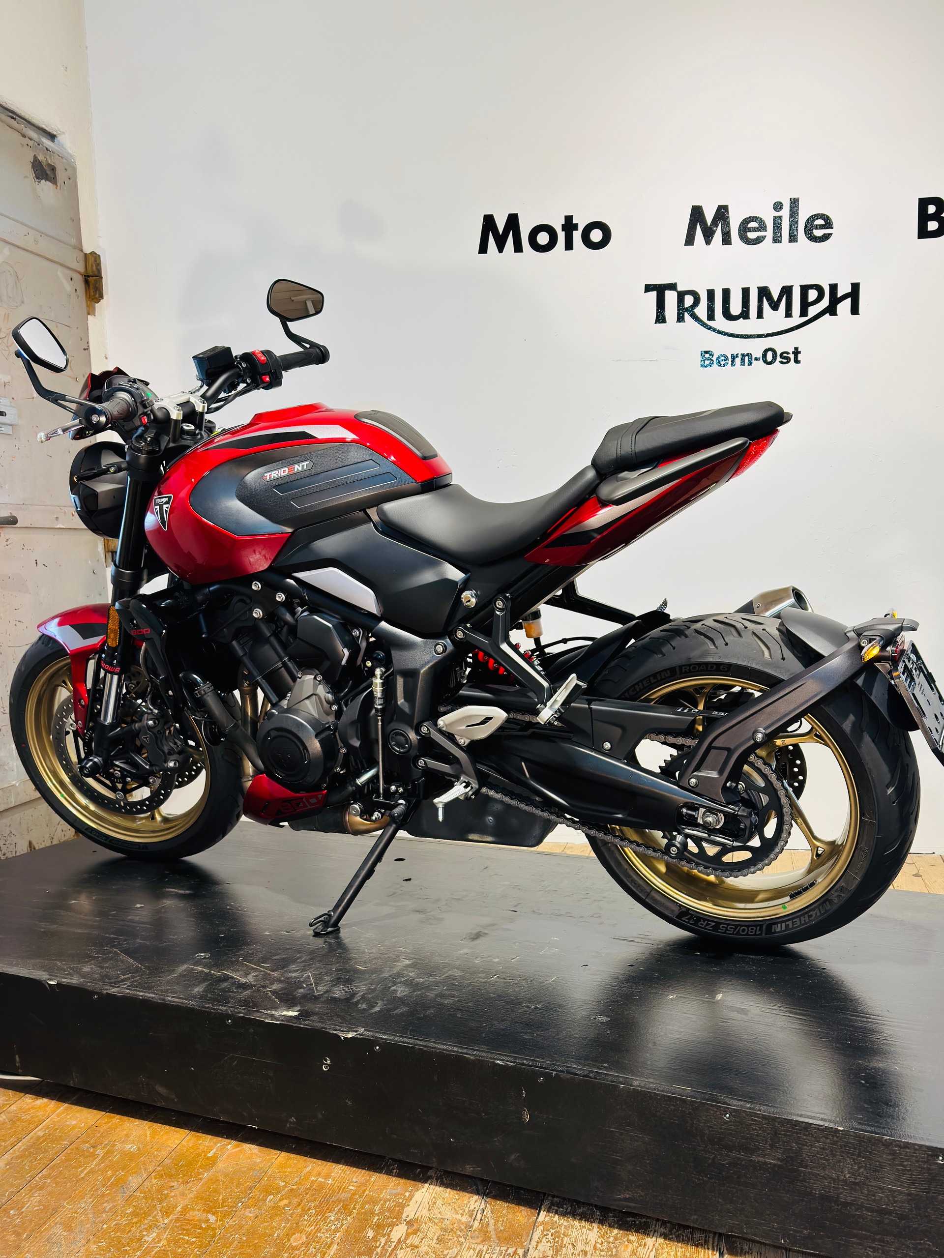 TRIUMPH Trident 800-image-4