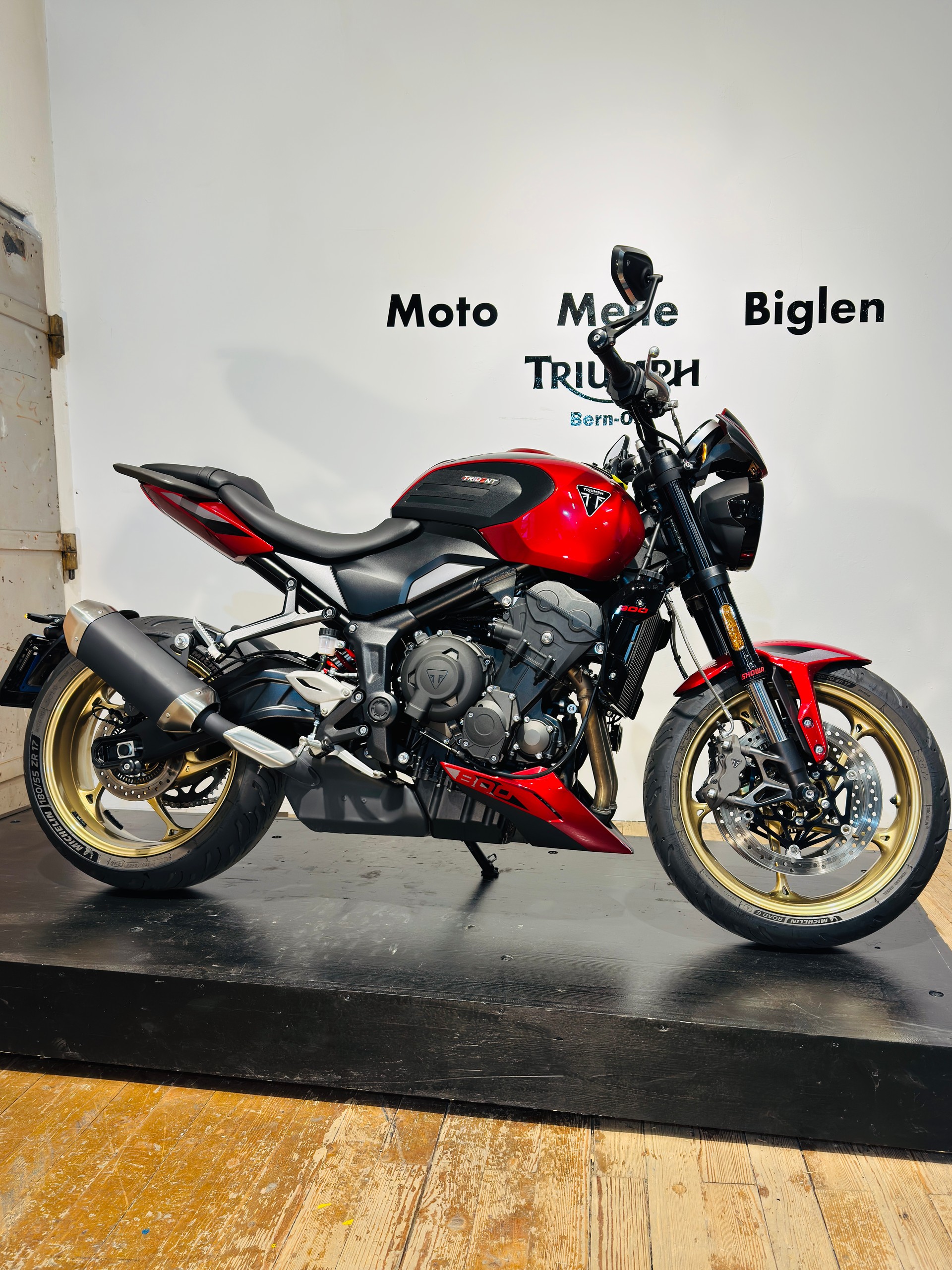 TRIUMPH Trident 800-showroom-element-2