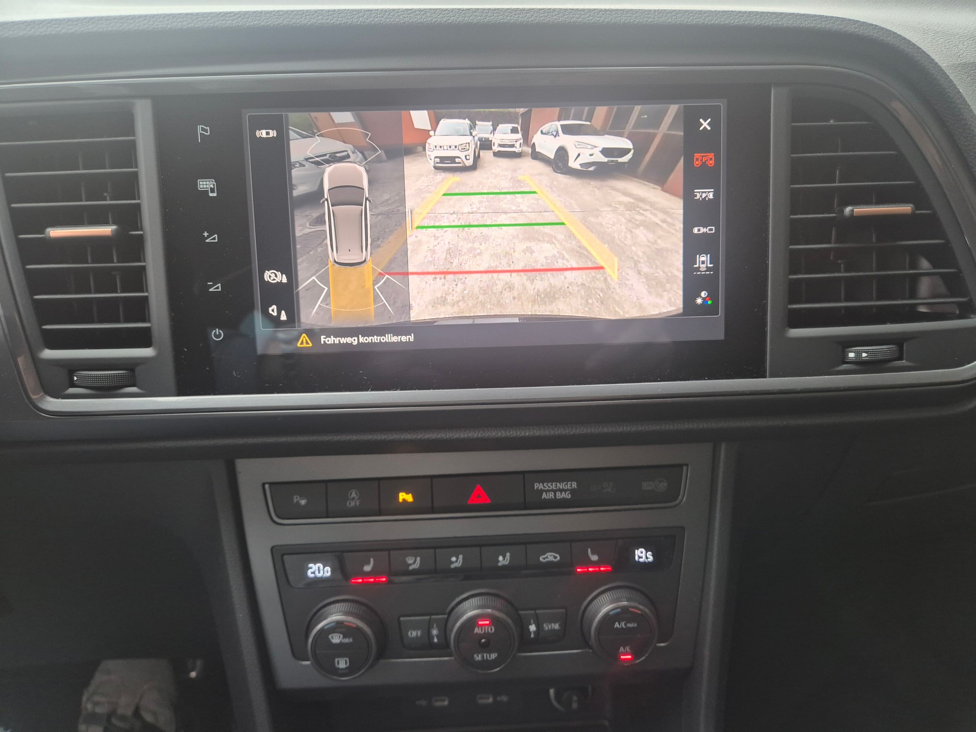 CUPRA Ateca 2.0TSI 4Drive DSG mit AHK und Panoramadach usw...-image-7