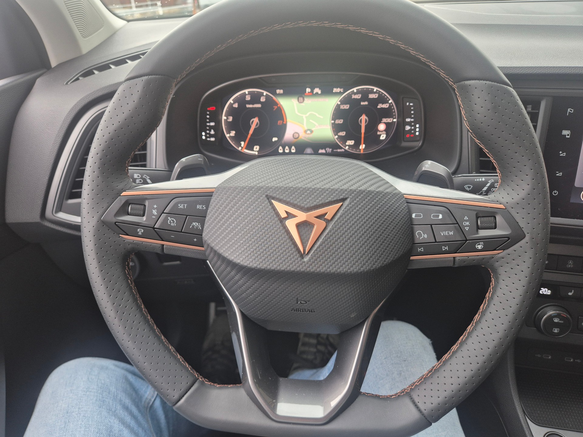 CUPRA Ateca 2.0TSI 4Drive DSG mit AHK und Panoramadach usw...-image-5