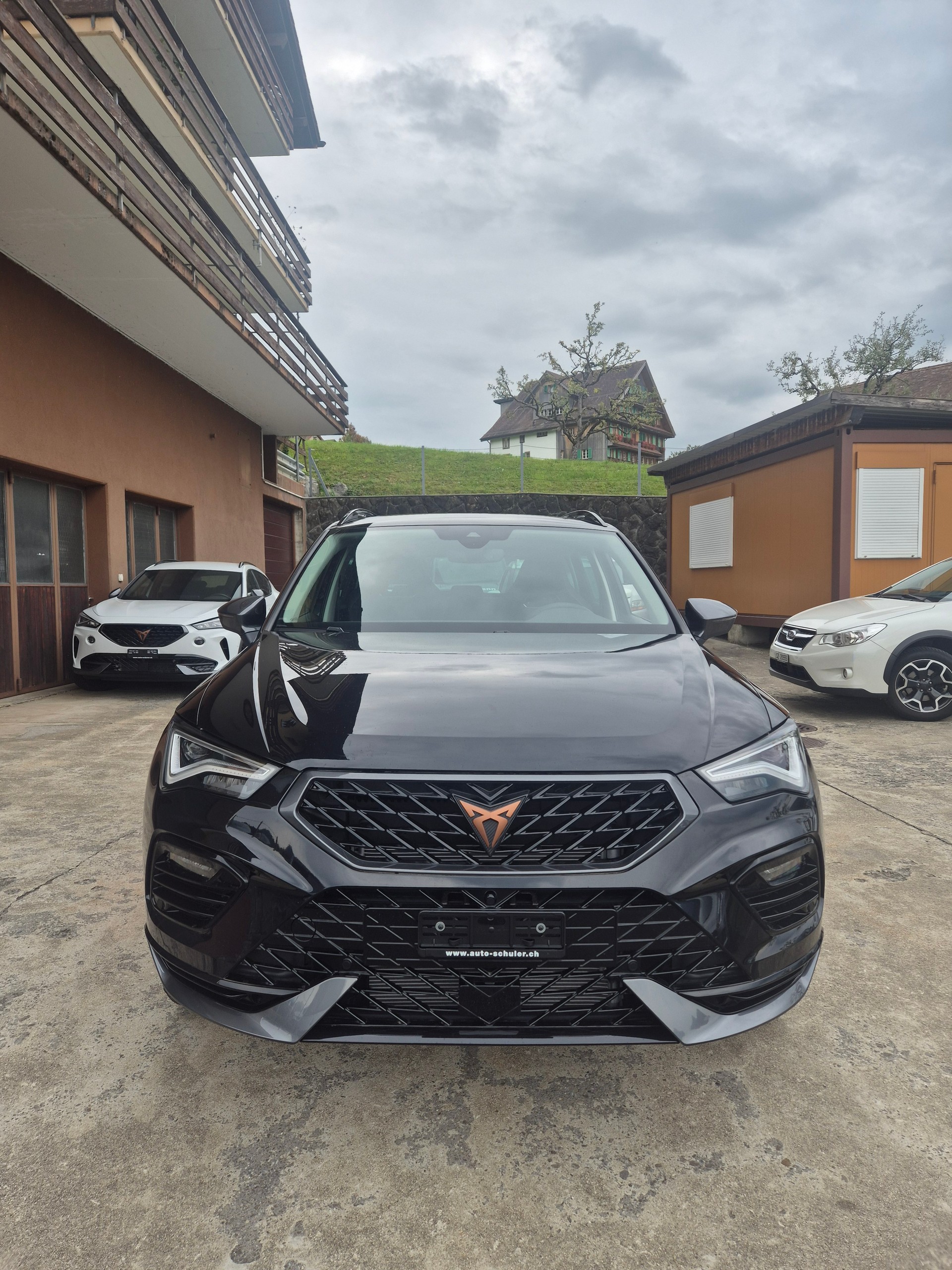 CUPRA Ateca 2.0TSI 4Drive DSG mit AHK und Panoramadach usw...-image-0