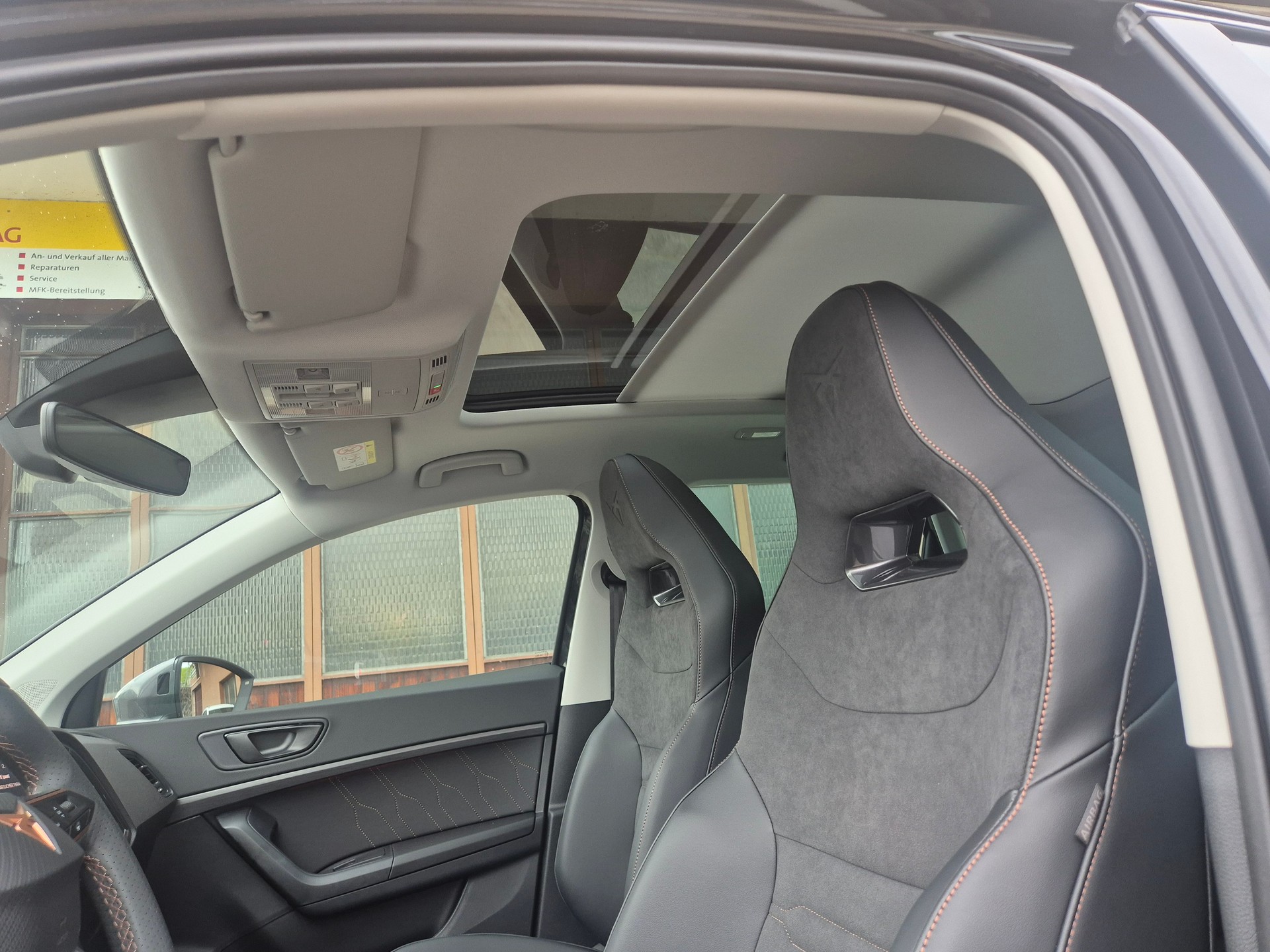 CUPRA Ateca 2.0TSI 4Drive DSG mit AHK und Panoramadach usw...-image-9