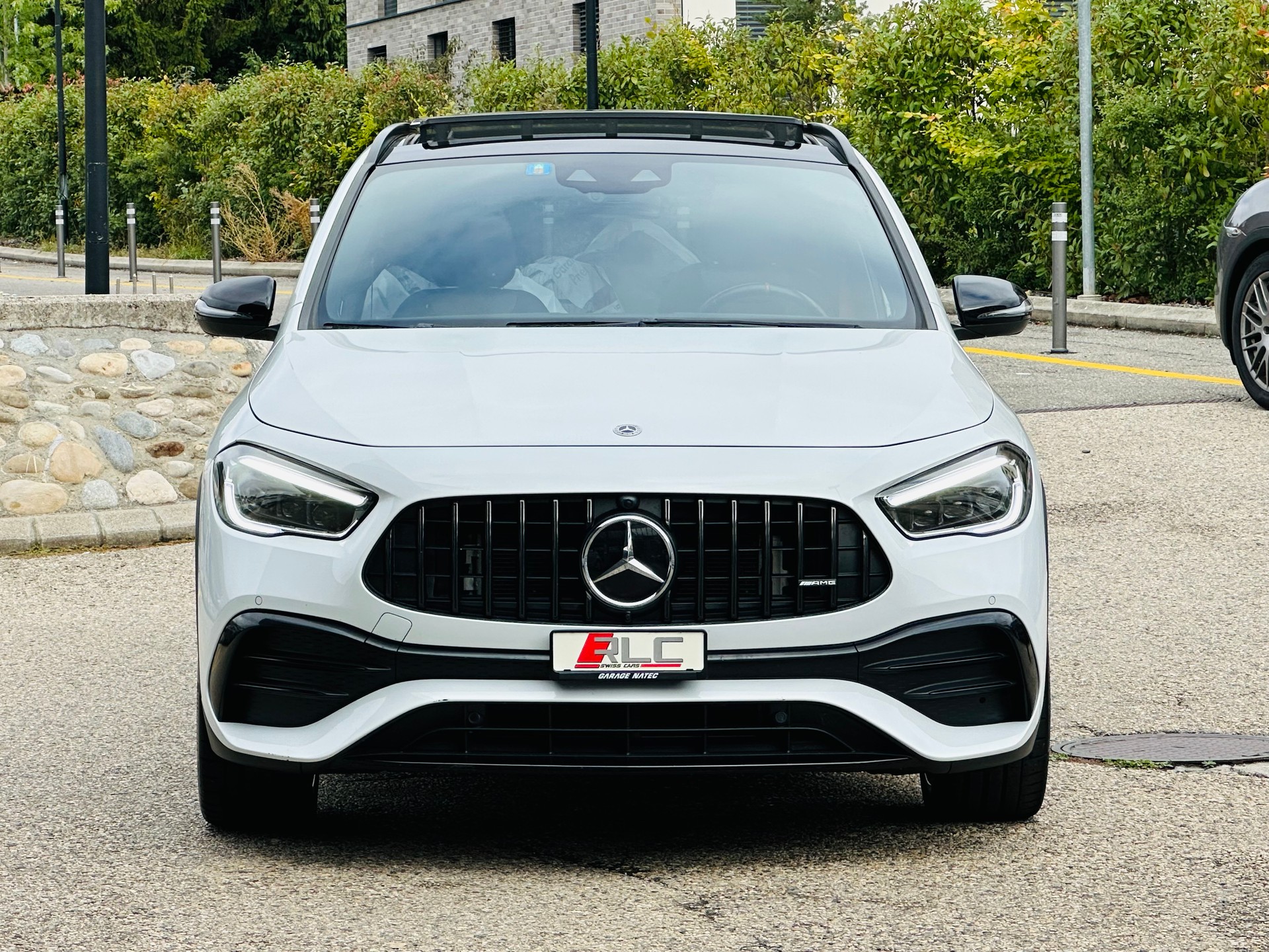 MERCEDES-BENZ GLA 35 AMG 4Matic 8G-Speedshift DCT-showroom-element-3