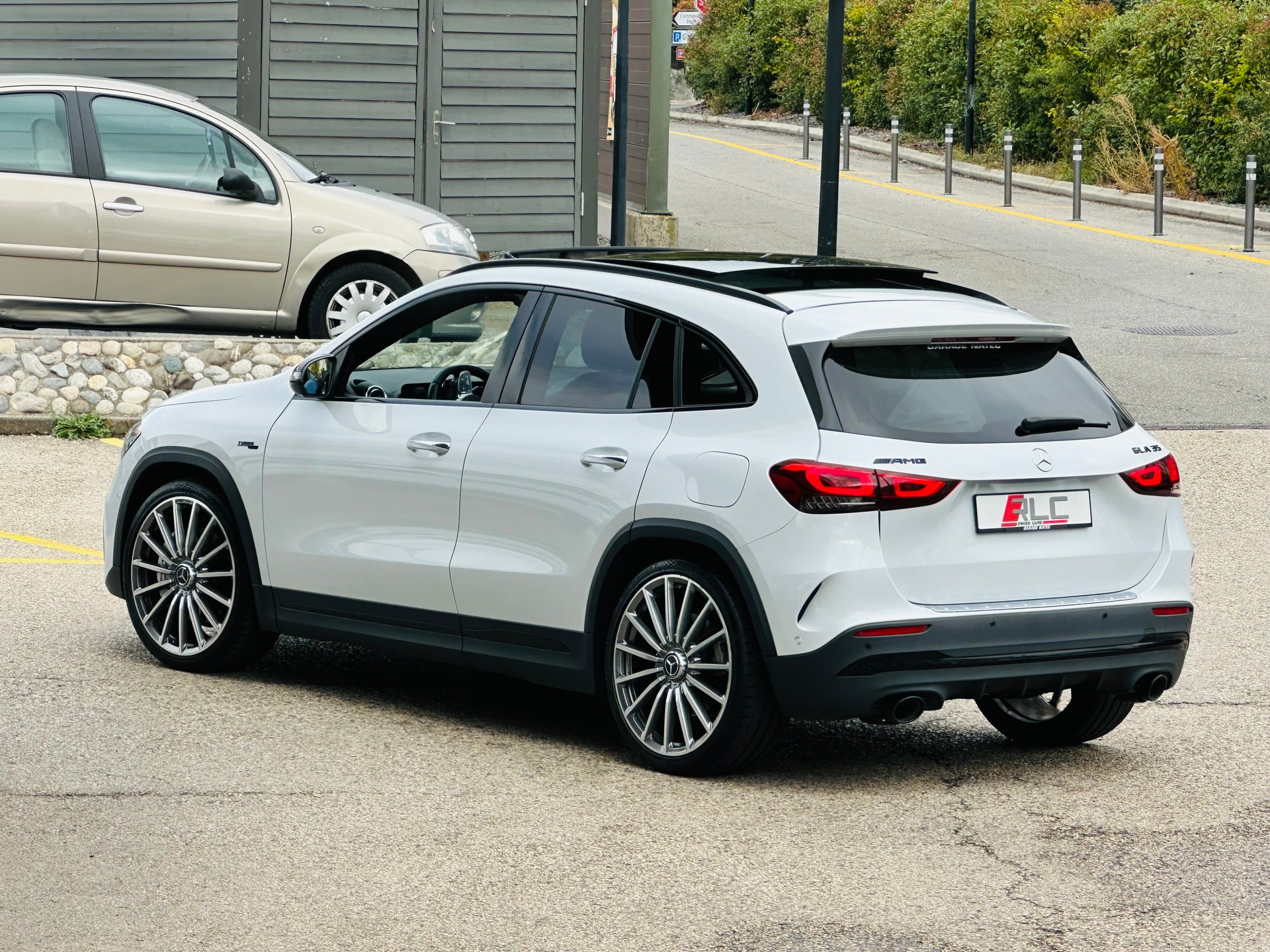 MERCEDES-BENZ GLA 35 AMG 4Matic 8G-Speedshift DCT-image-8