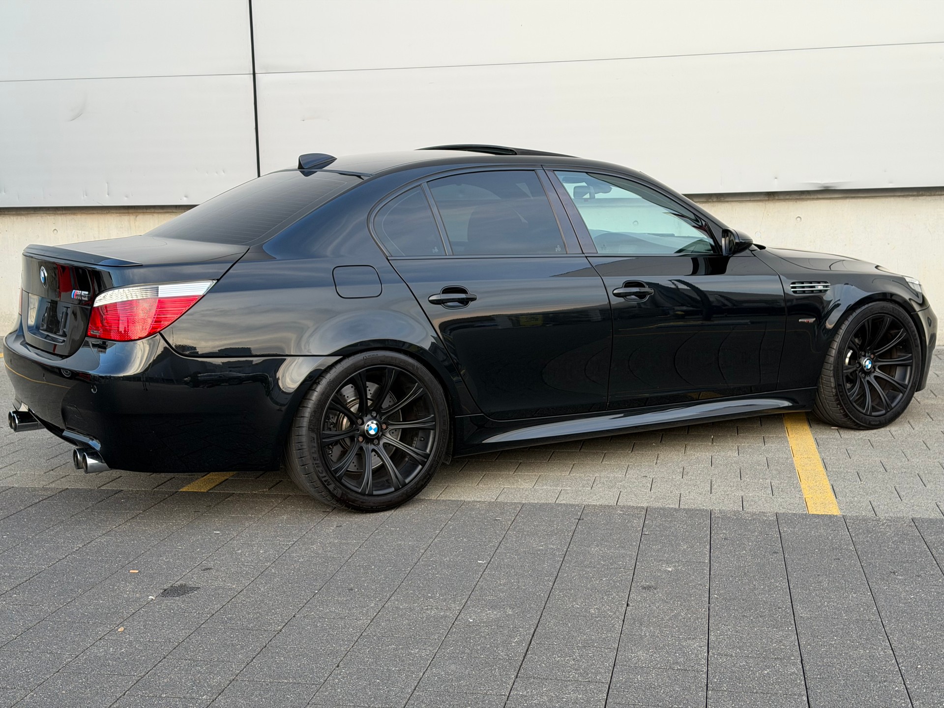 BMW E60 5.0 V10-image-4