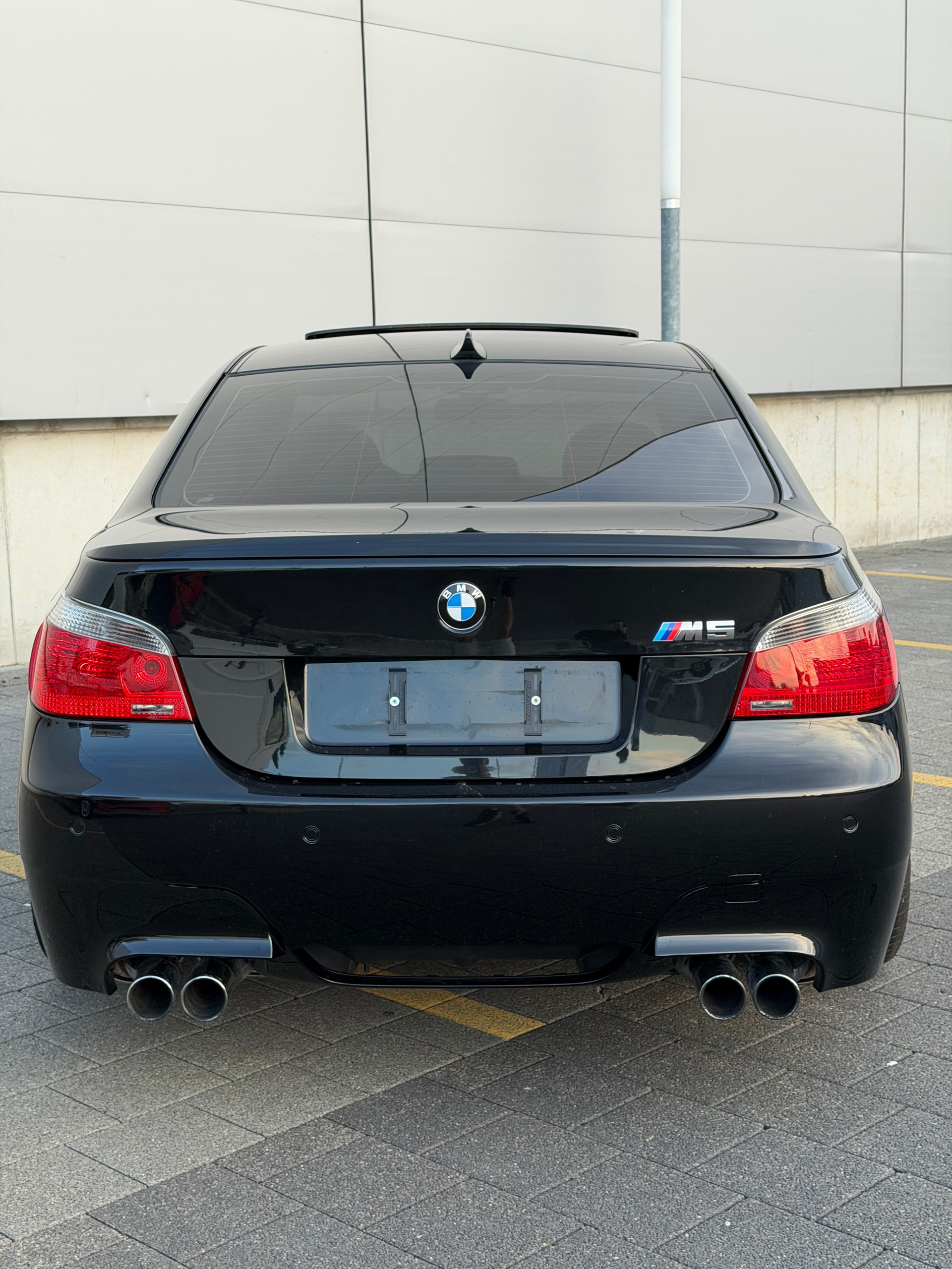 BMW E60 5.0 V10-image-3