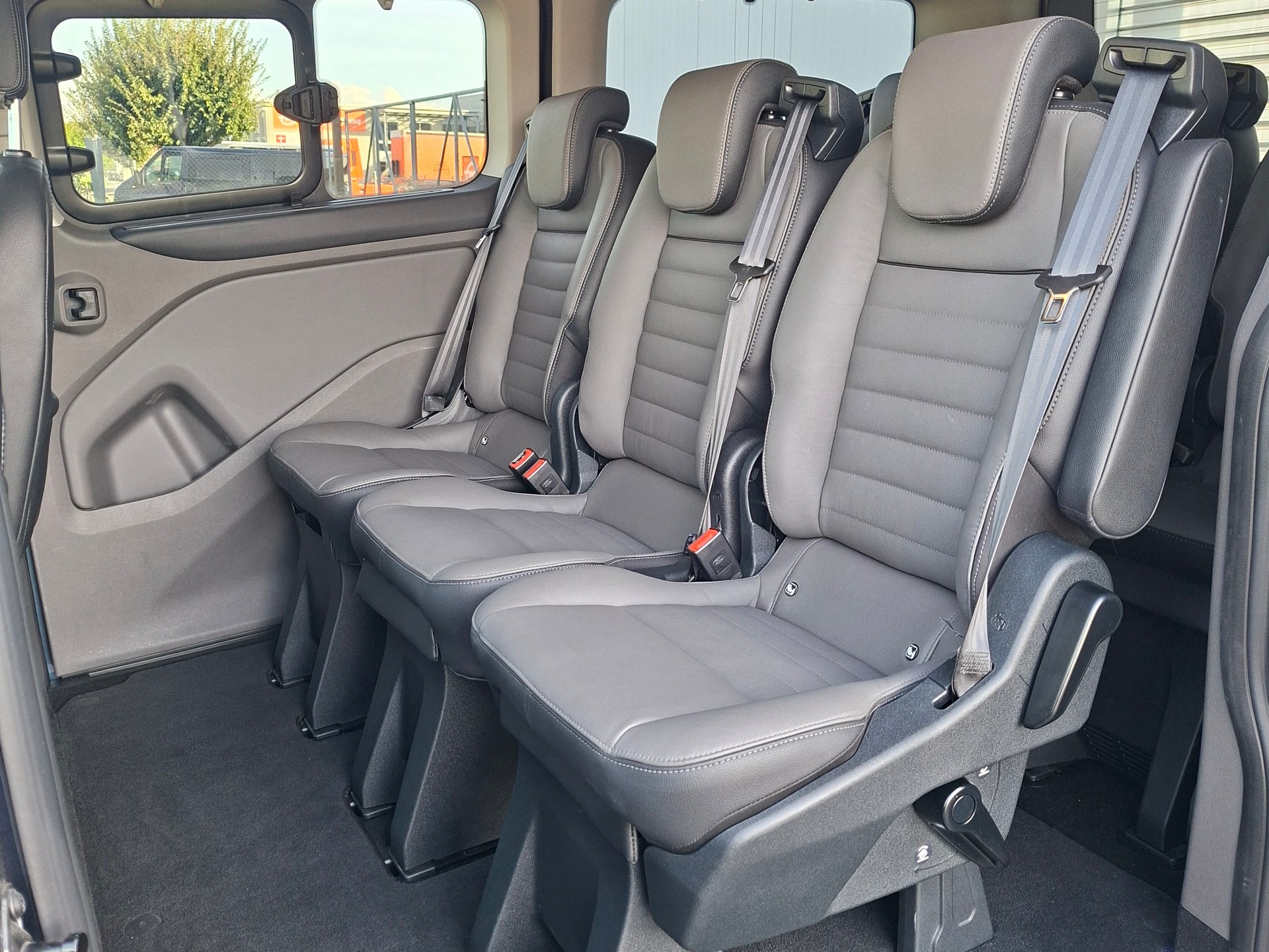 FORD Tourneo Custom 320 L1H1 Titanium X A-image-10