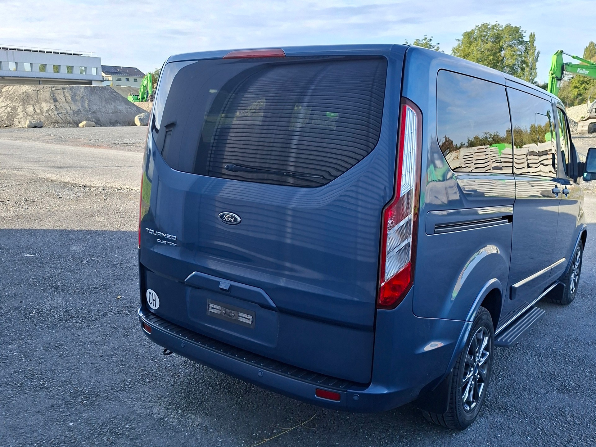 FORD Tourneo Custom 320 L1H1 Titanium X A-image-3