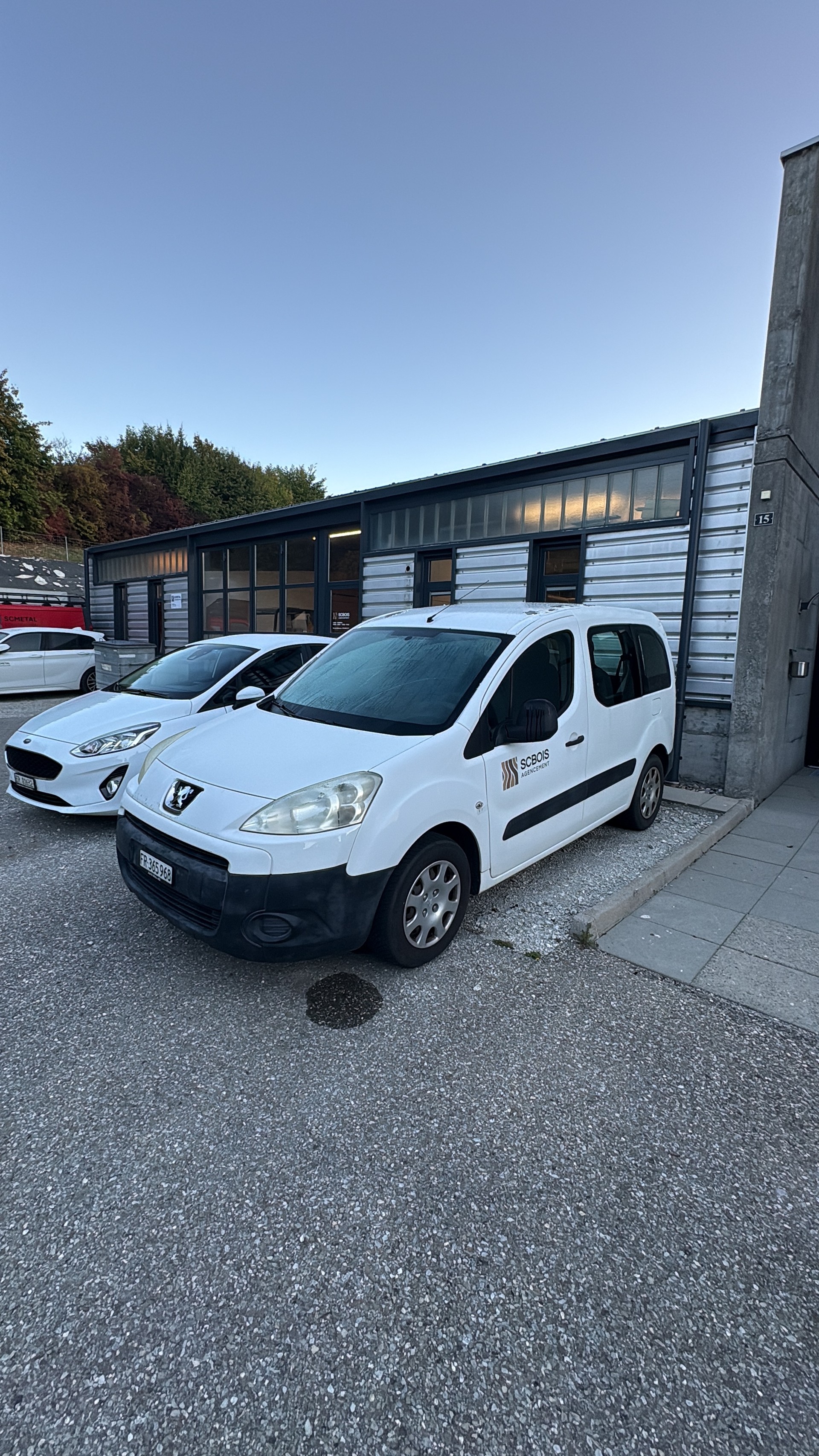 PEUGEOT 1.6 98 Urban-image-0
