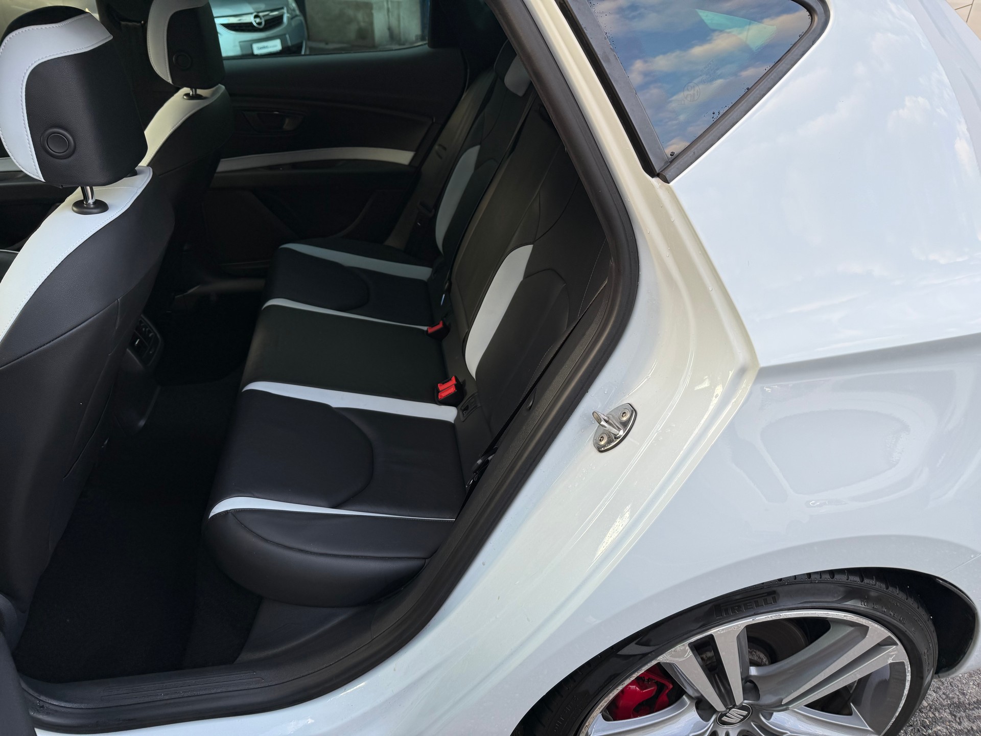 SEAT Leon 2.0 TSI Cupra 280 DSG-image-10