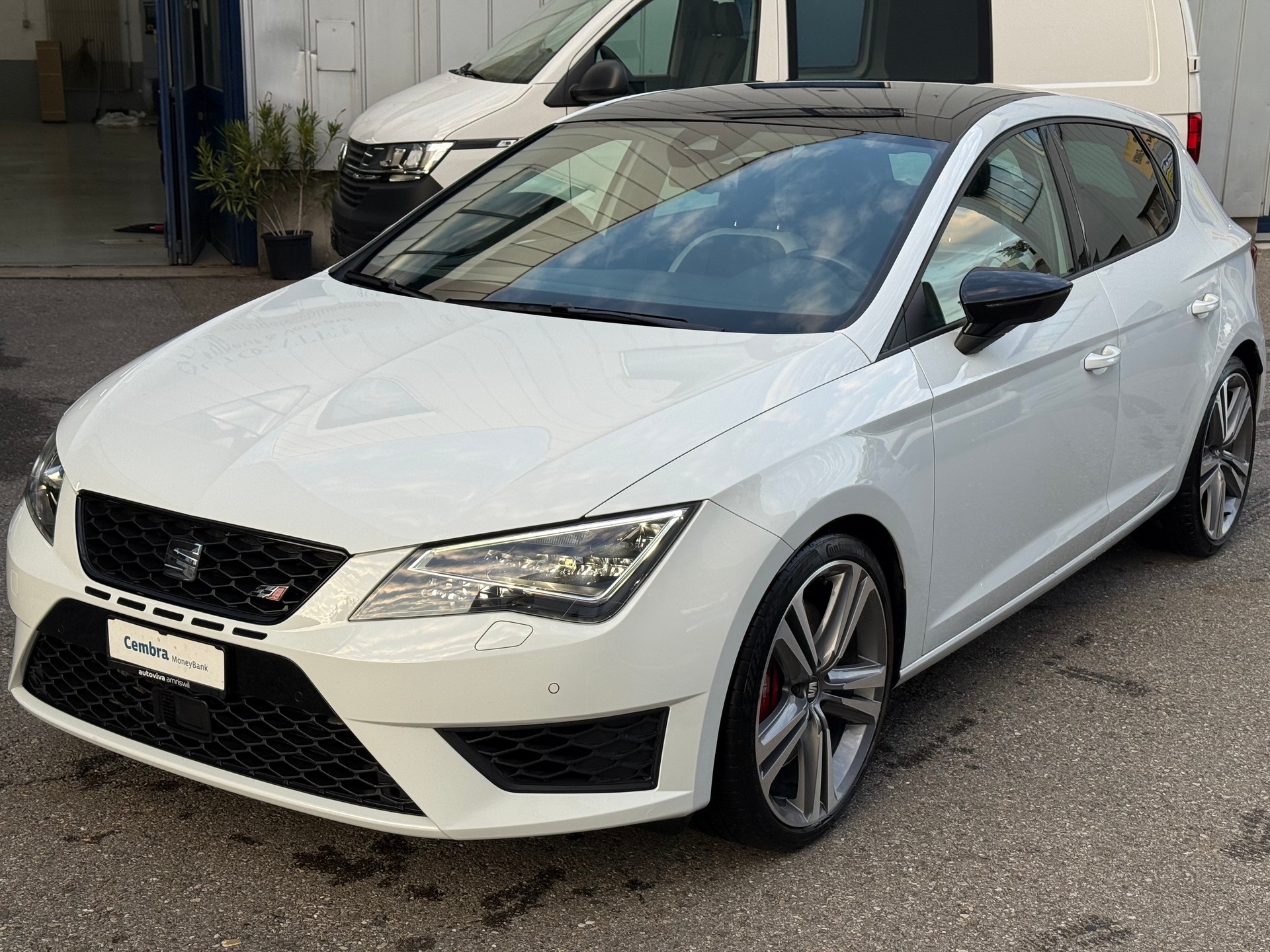 SEAT Leon 2.0 TSI Cupra 280 DSG-image-0