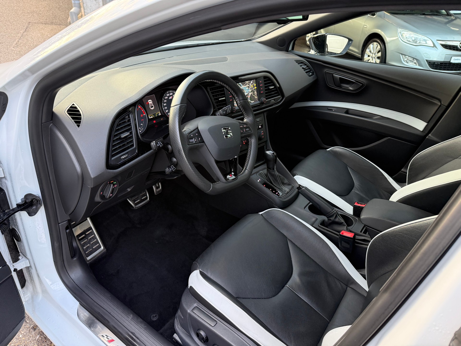 SEAT Leon 2.0 TSI Cupra 280 DSG-image-8