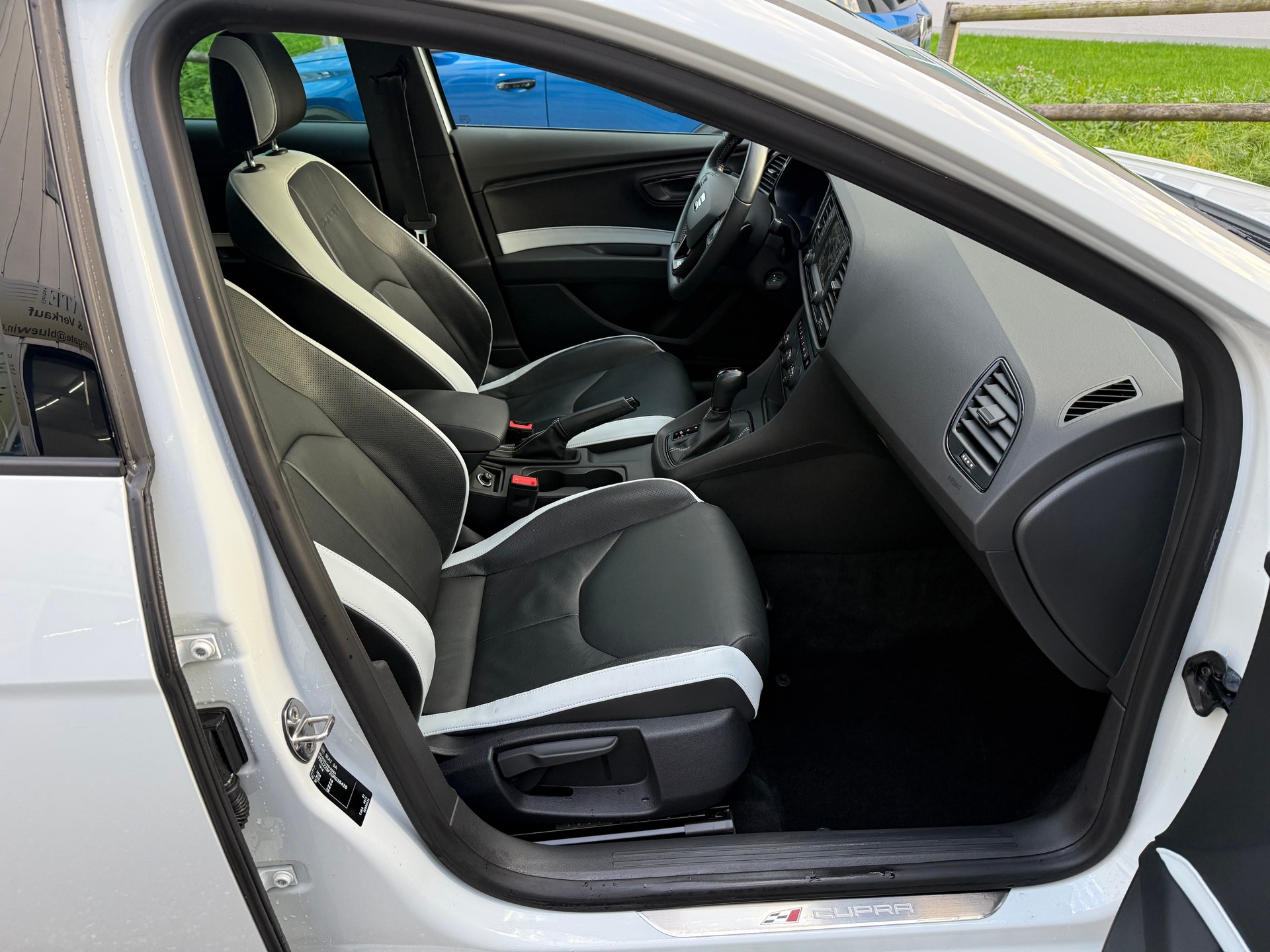 SEAT Leon 2.0 TSI Cupra 280 DSG-image-12