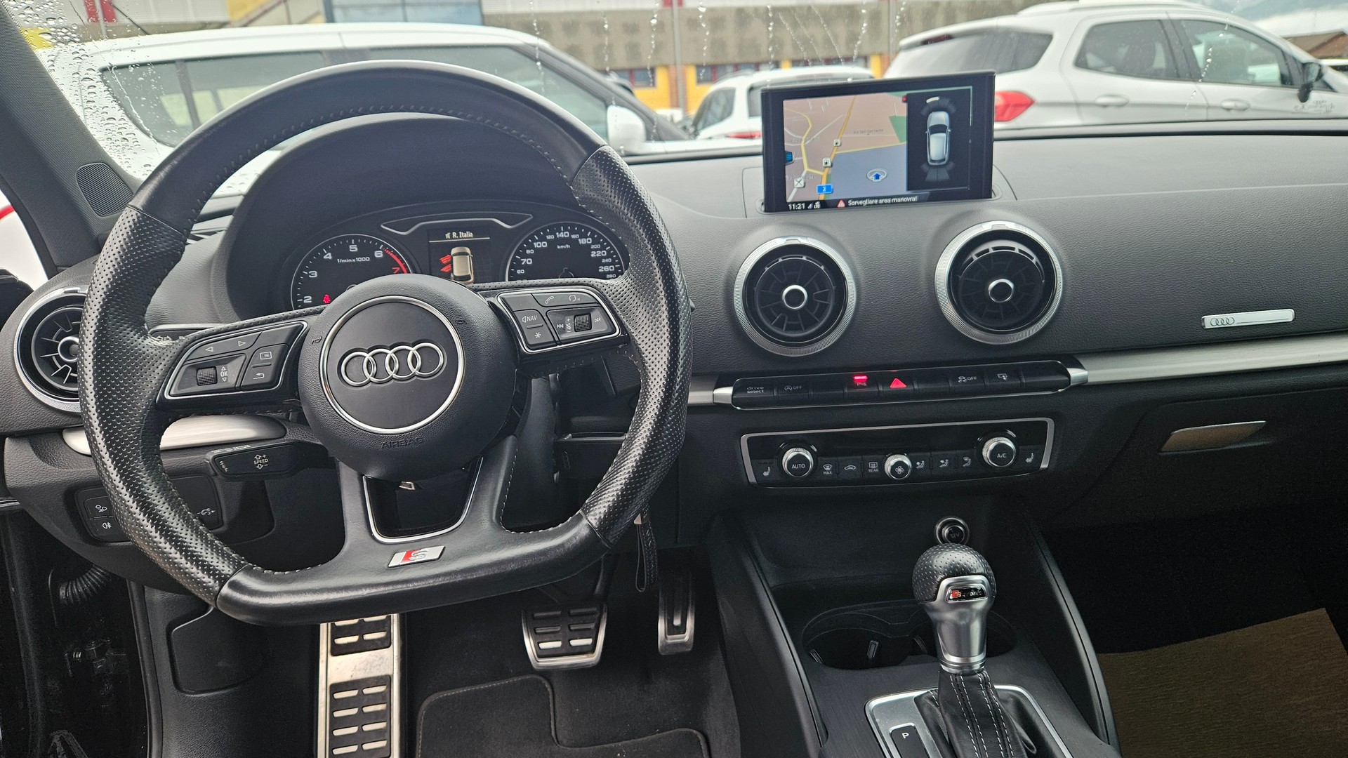 AUDI A3 Sportback 1.4 TFSI S-tronic-image-6