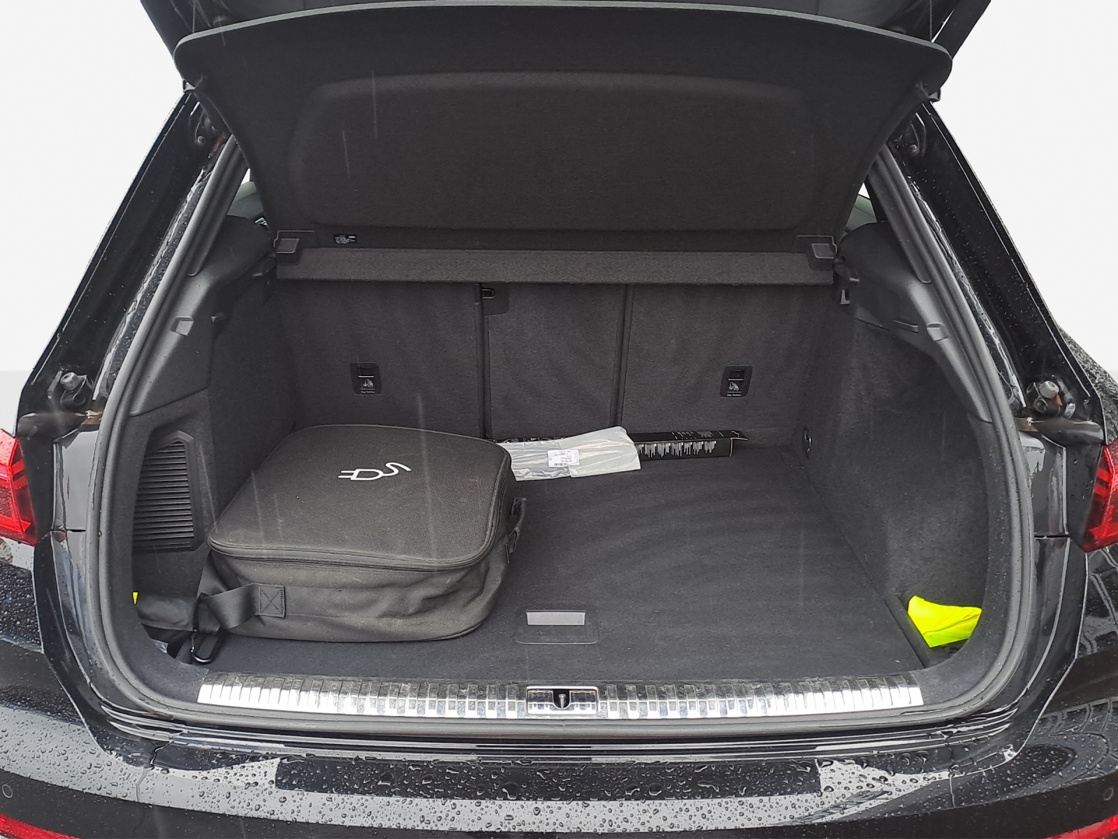 AUDI Q3 45 TFSI e S line S-tronic-image-12