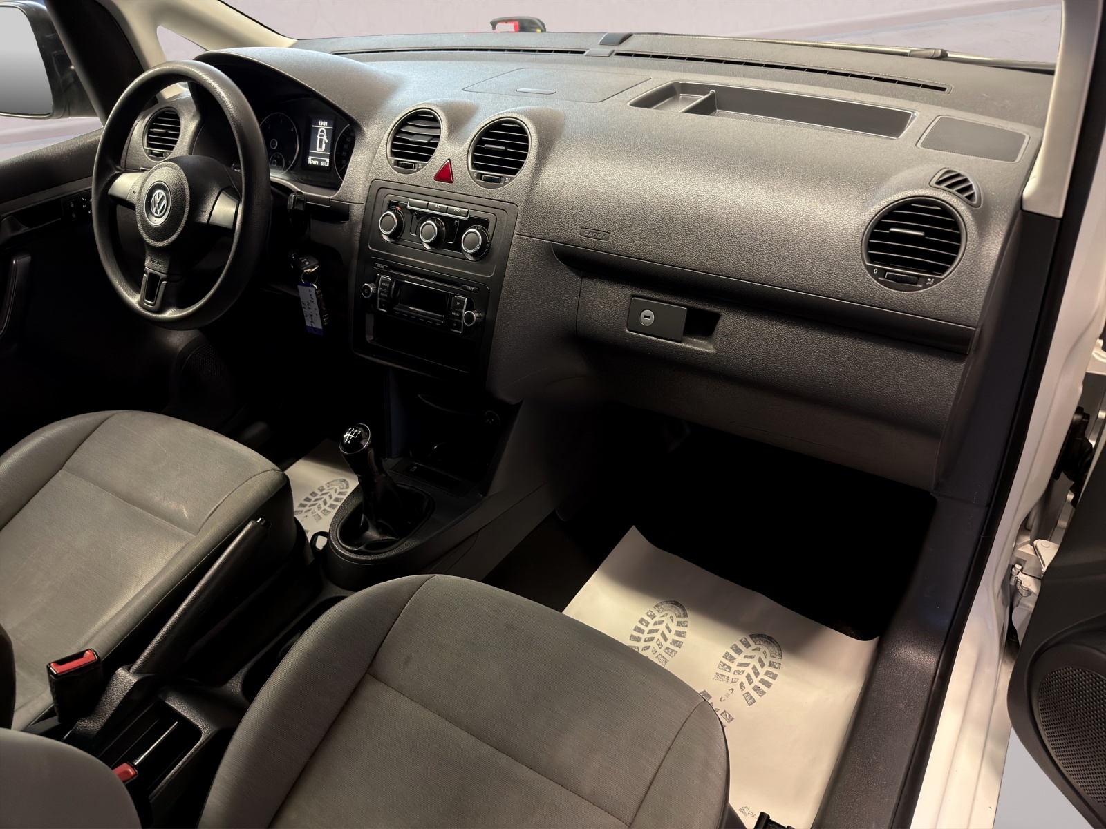 VW Caddy 1.6 TDI-image-8