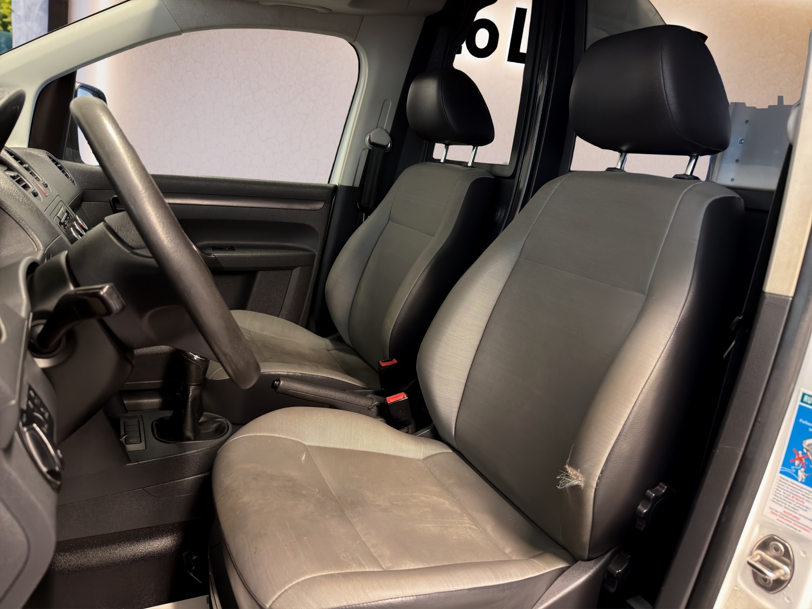VW Caddy 1.6 TDI-image-11
