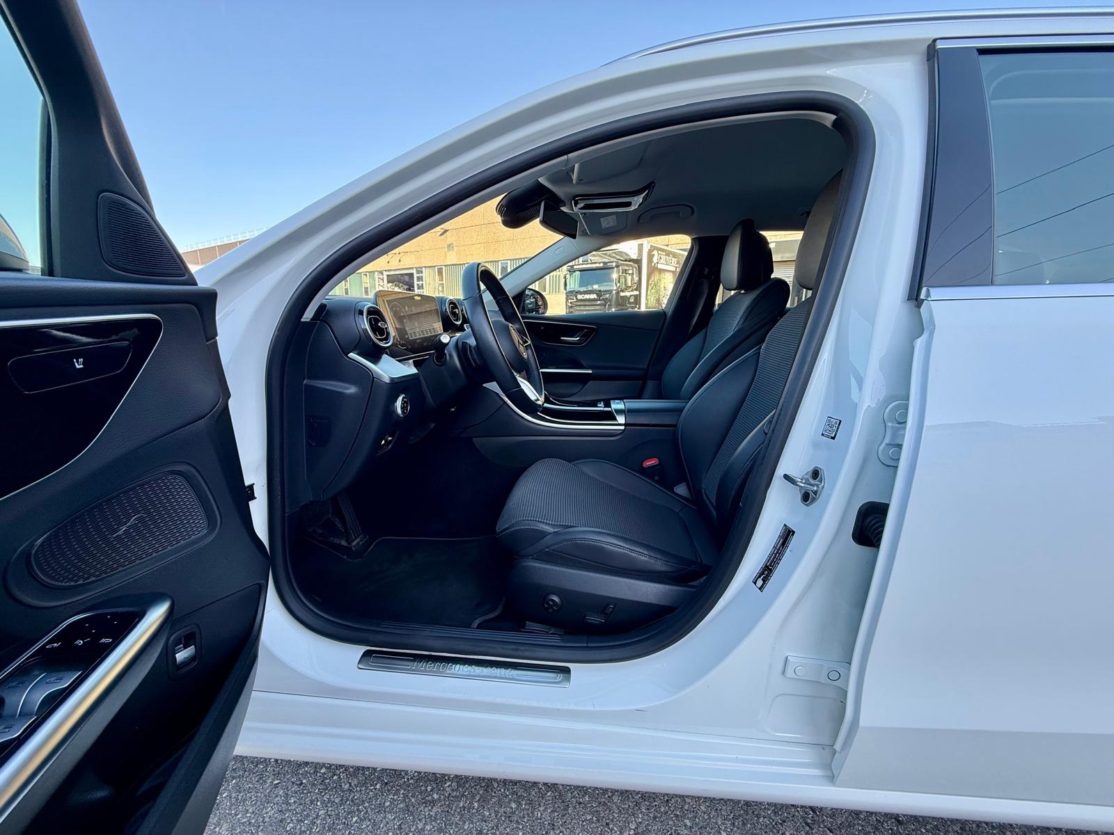 MERCEDES-BENZ C 220 d T 4Matic Avantgarde-image-18