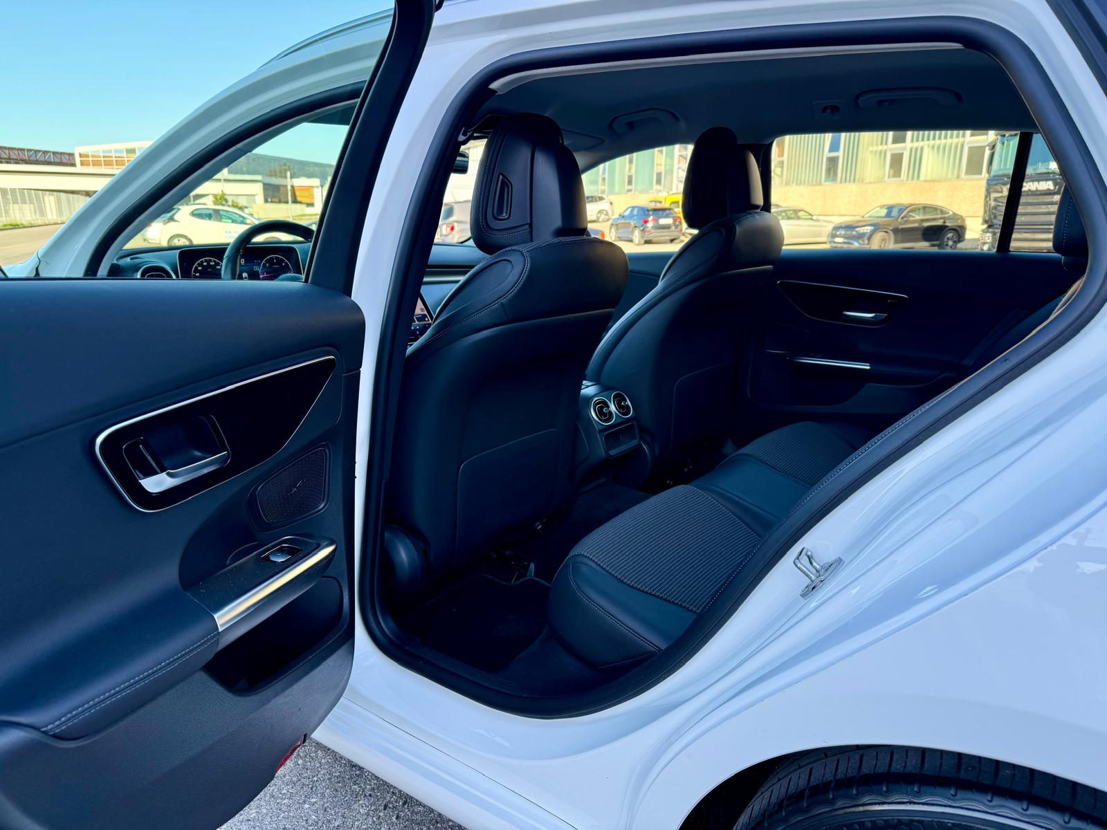 MERCEDES-BENZ C 220 d T 4Matic Avantgarde-image-23