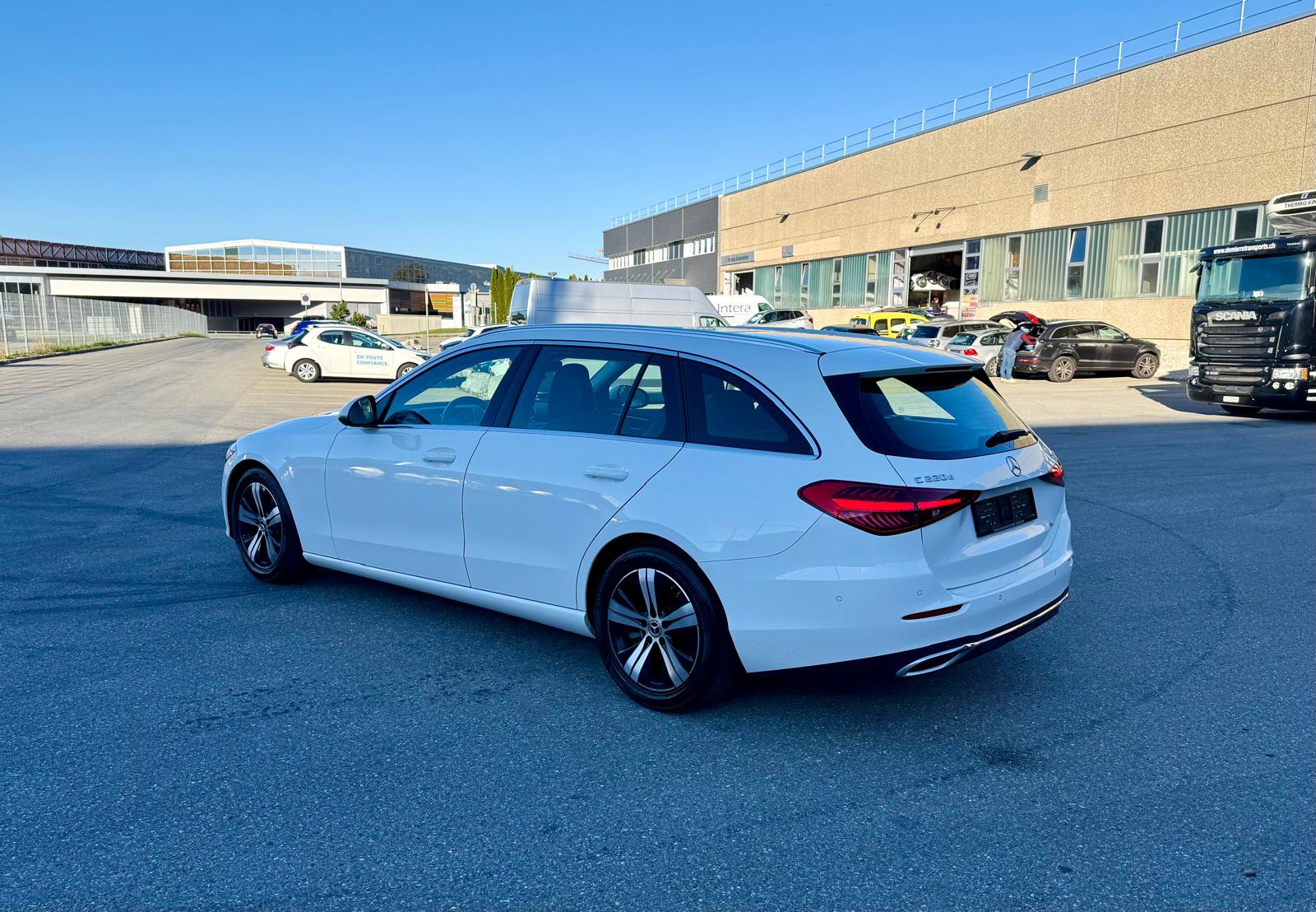 MERCEDES-BENZ C 220 d T 4Matic Avantgarde-image-4