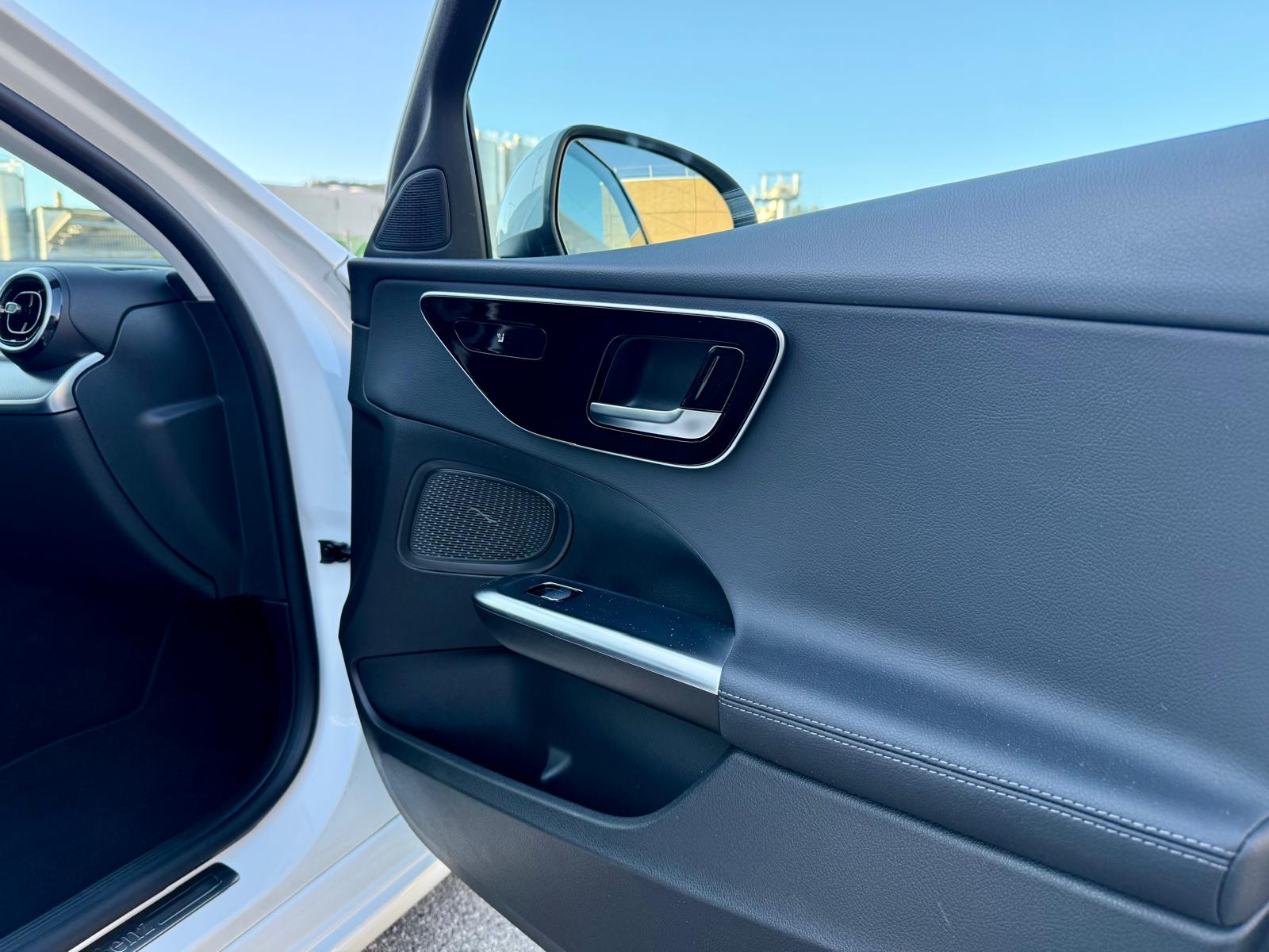 MERCEDES-BENZ C 220 d T 4Matic Avantgarde-image-27
