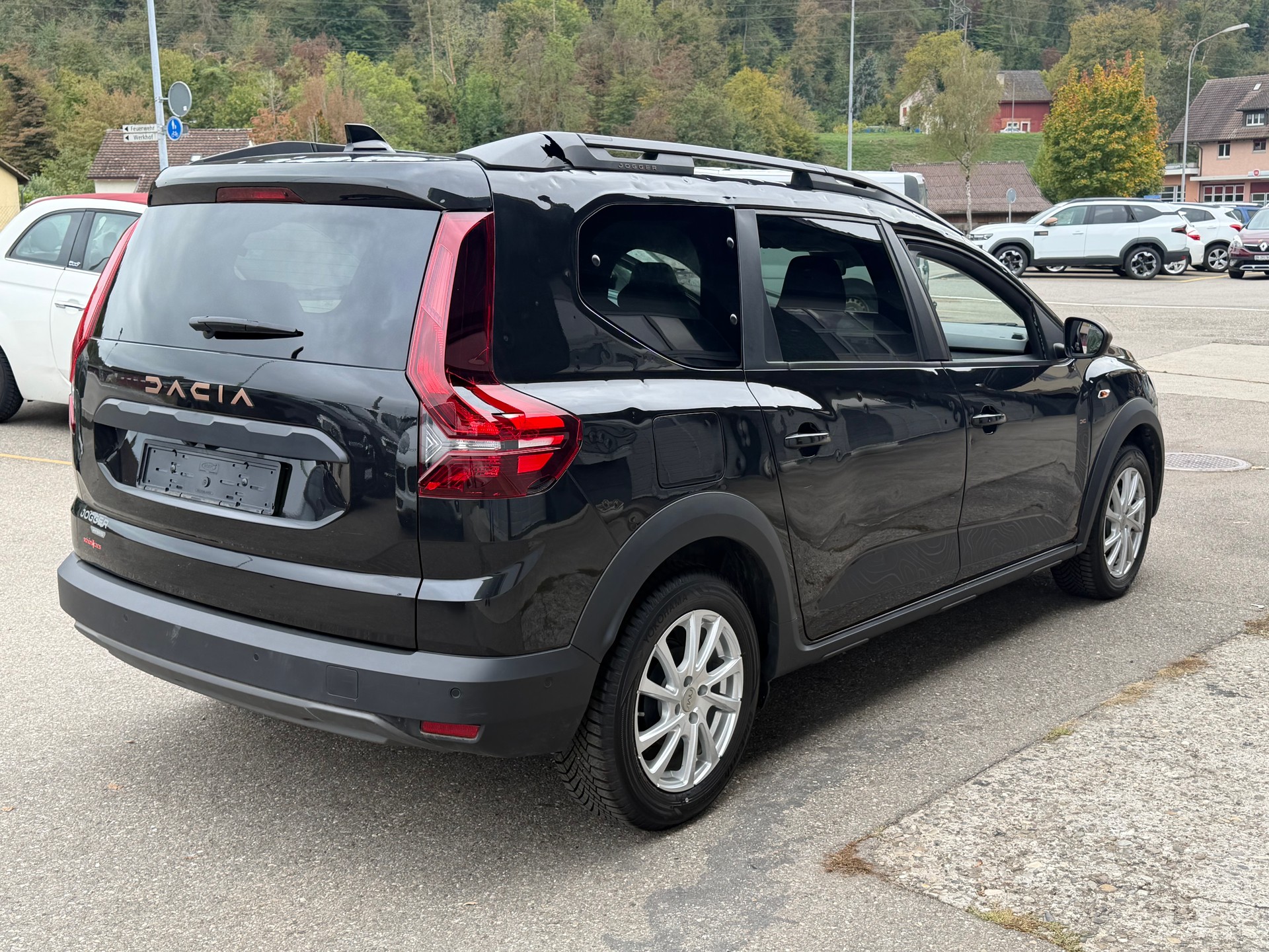 DACIA JOGGER HEV 140 Extreme+ 93PS, ** 7 Platz **-image-5