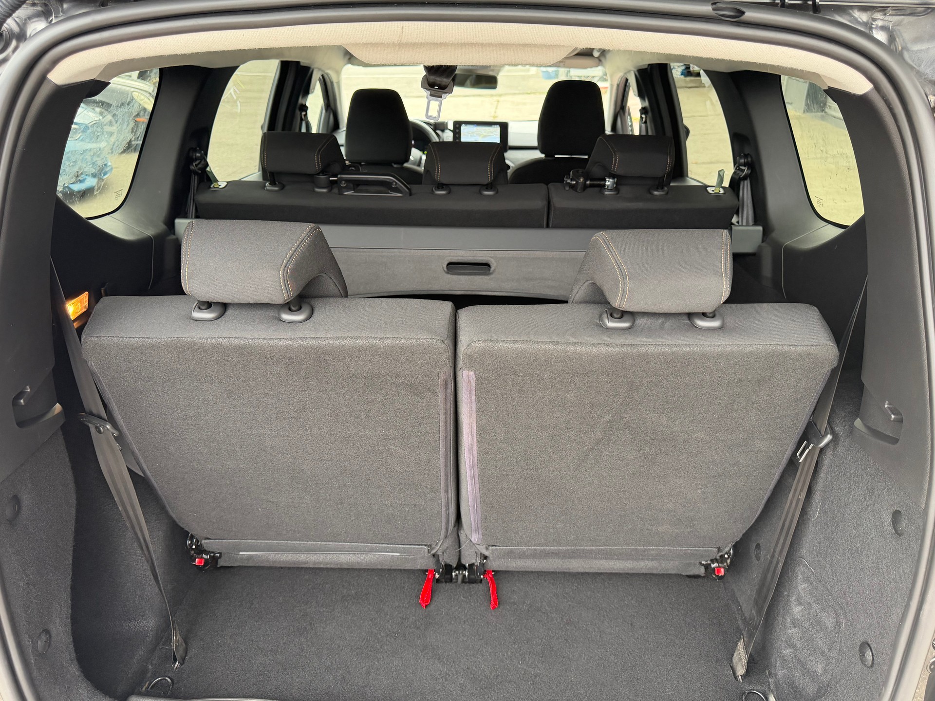 DACIA JOGGER HEV 140 Extreme+ 93PS, ** 7 Platz **-image-13