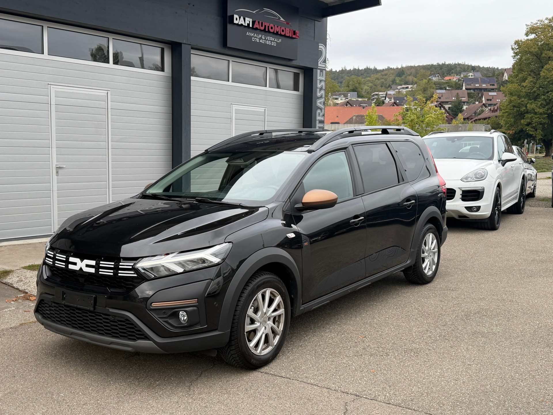 DACIA JOGGER HEV 140 Extreme+ 93PS, ** 7 Platz **-image-0
